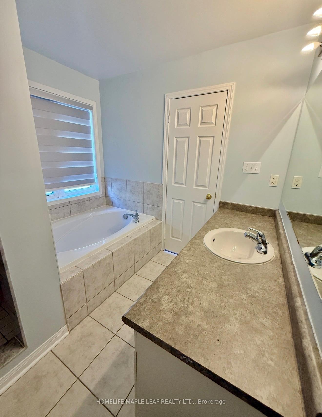 Photo 11 of Unit Upper, 21 Sugarhill Drive, Brampton, Fletcher's Meadow — HOMEH
