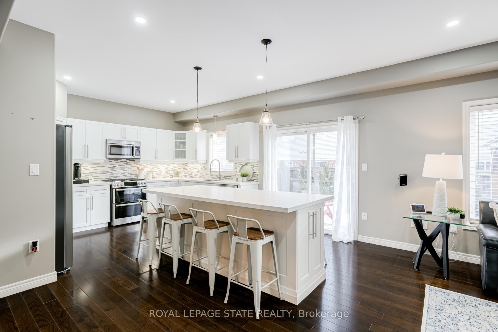 Photo 11 of 7 Kinsman Drive, Hamilton, Binbrook — HOMEH