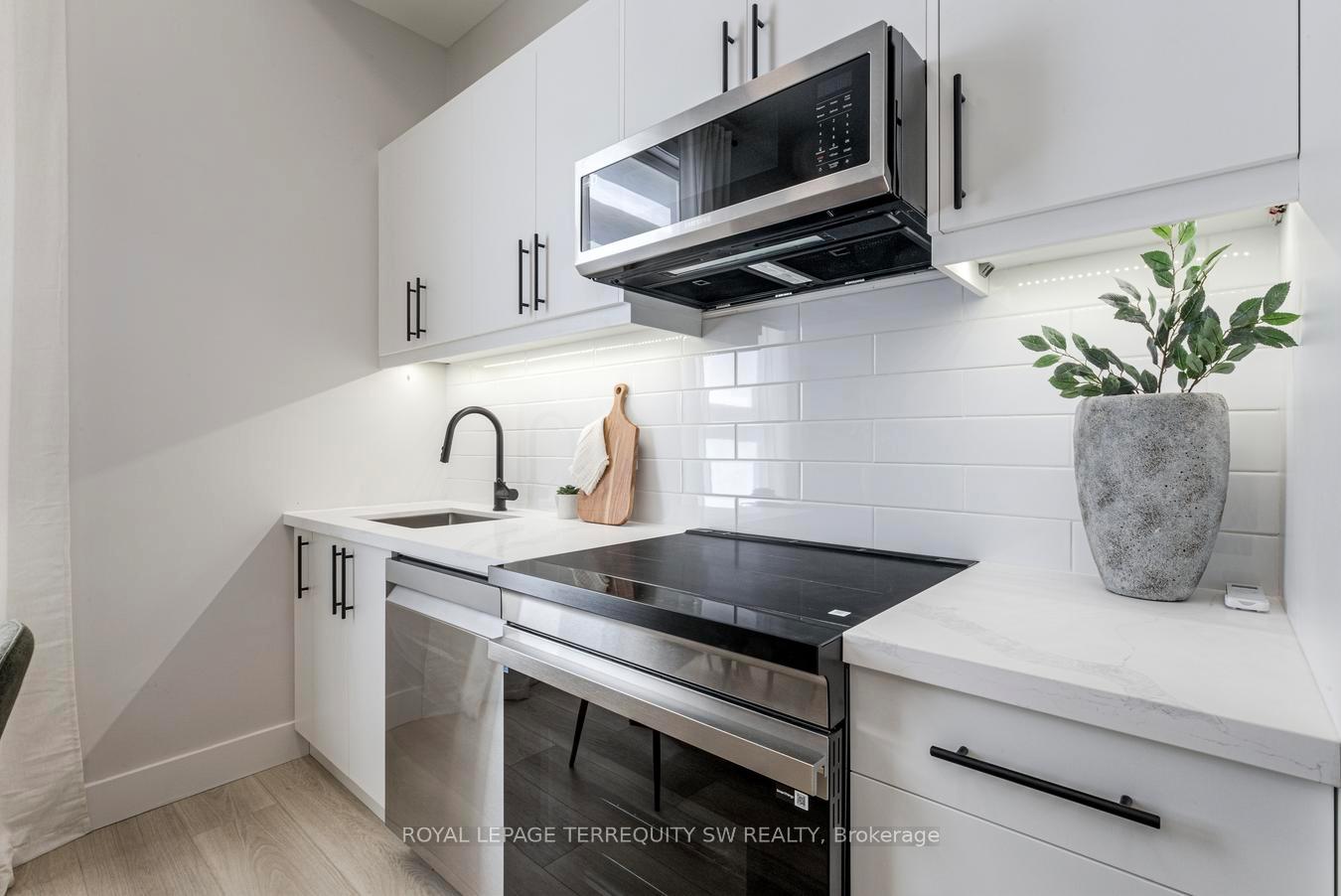 Photo 11 of Unit 204, 145 Clapperton Street, Barrie, Wellington — HOMEH