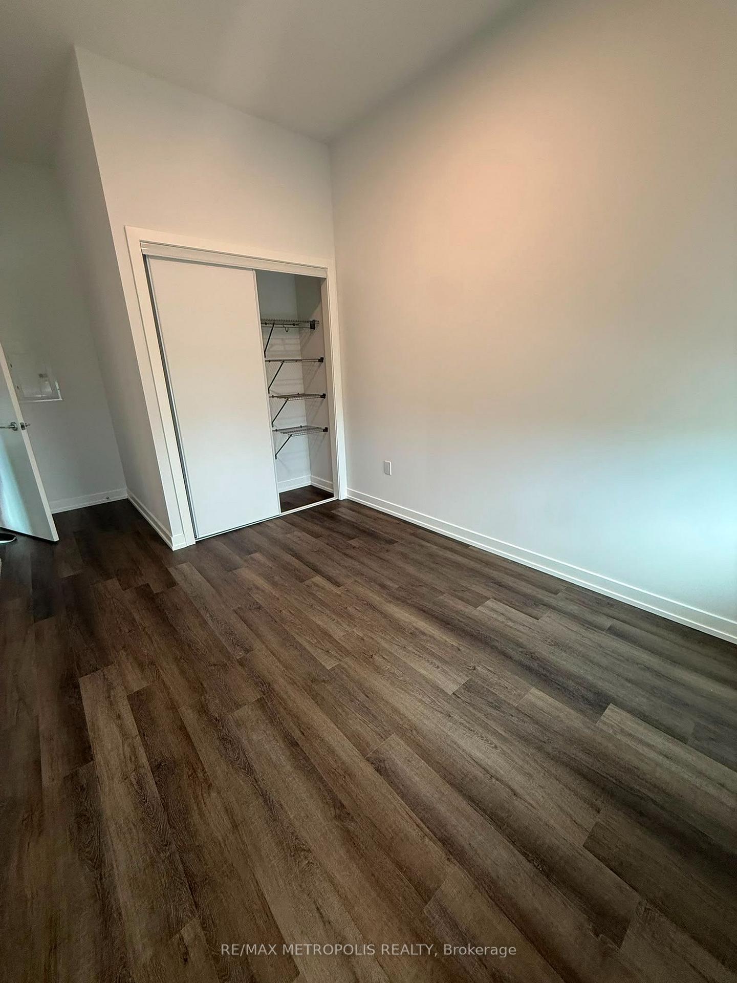 Photo 5 of Unit 220, 21 Meadowvale Road, Vaughan, Concord — HOMEH