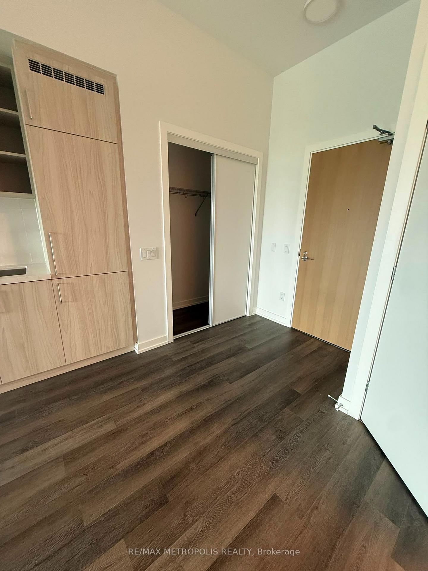 Photo 9 of Unit 220, 21 Meadowvale Road, Vaughan, Concord — HOMEH
