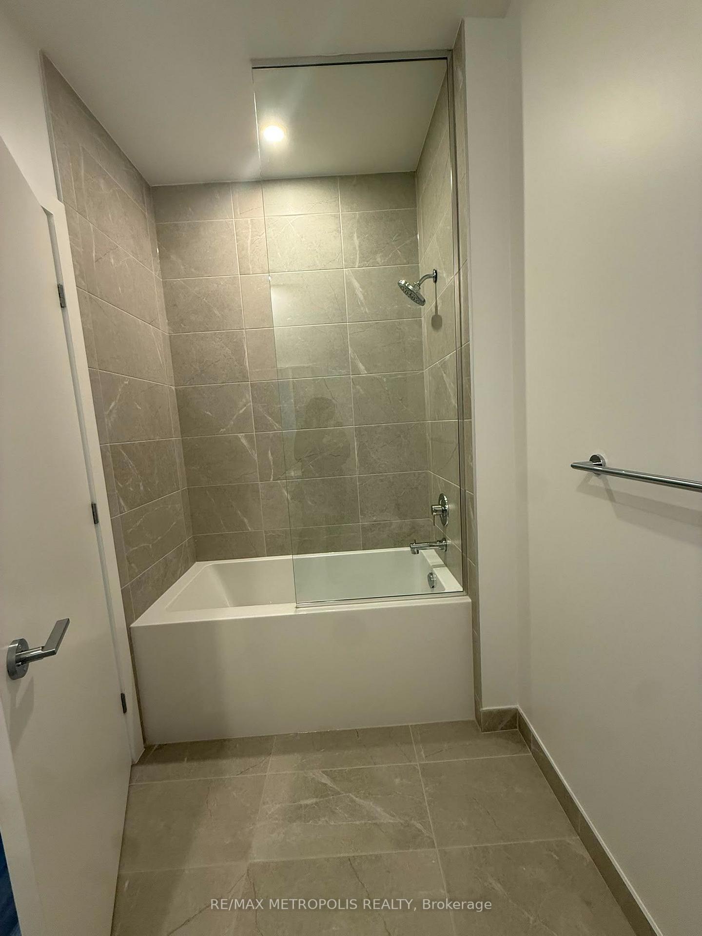 Photo 10 of Unit 220, 21 Meadowvale Road, Vaughan, Concord — HOMEH
