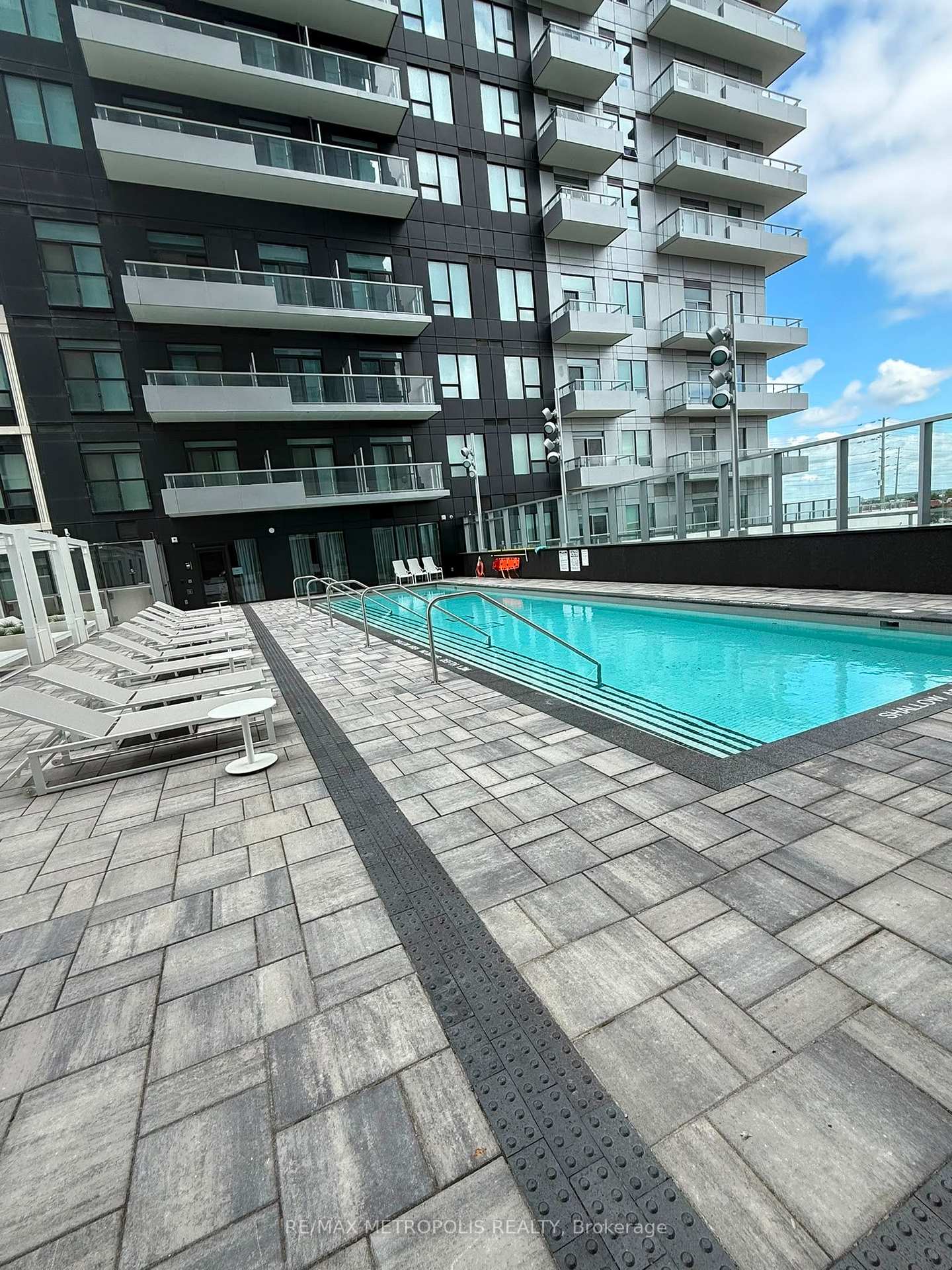 Photo 14 of Unit 220, 21 Meadowvale Road, Vaughan, Concord — HOMEH