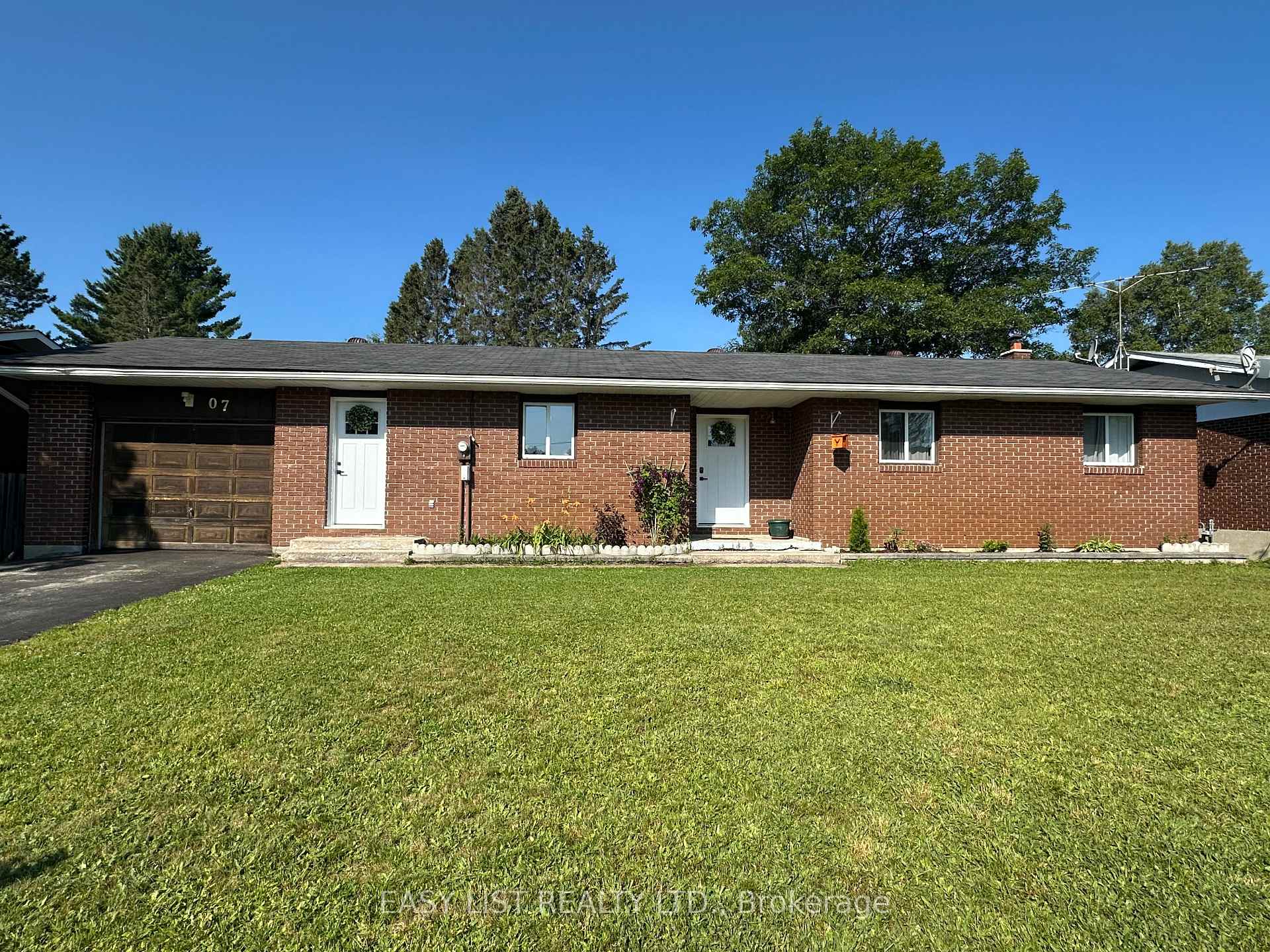 Front of 7 Fitz Avenue