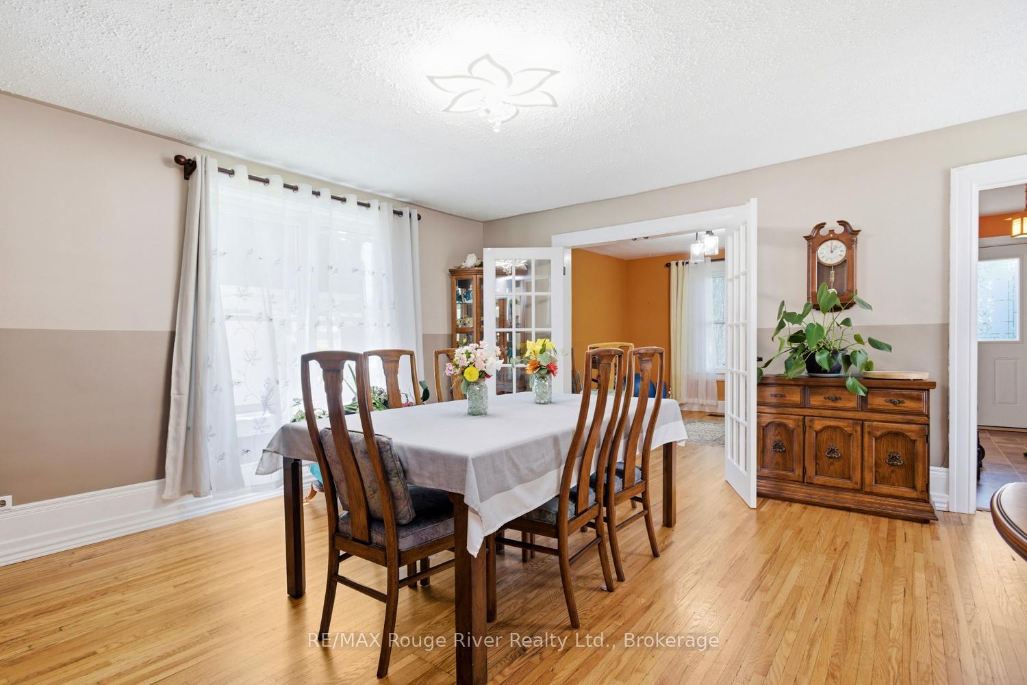 Photo 7 of 111 Lingham Street, Belleville, Belleville Ward — HOMEH