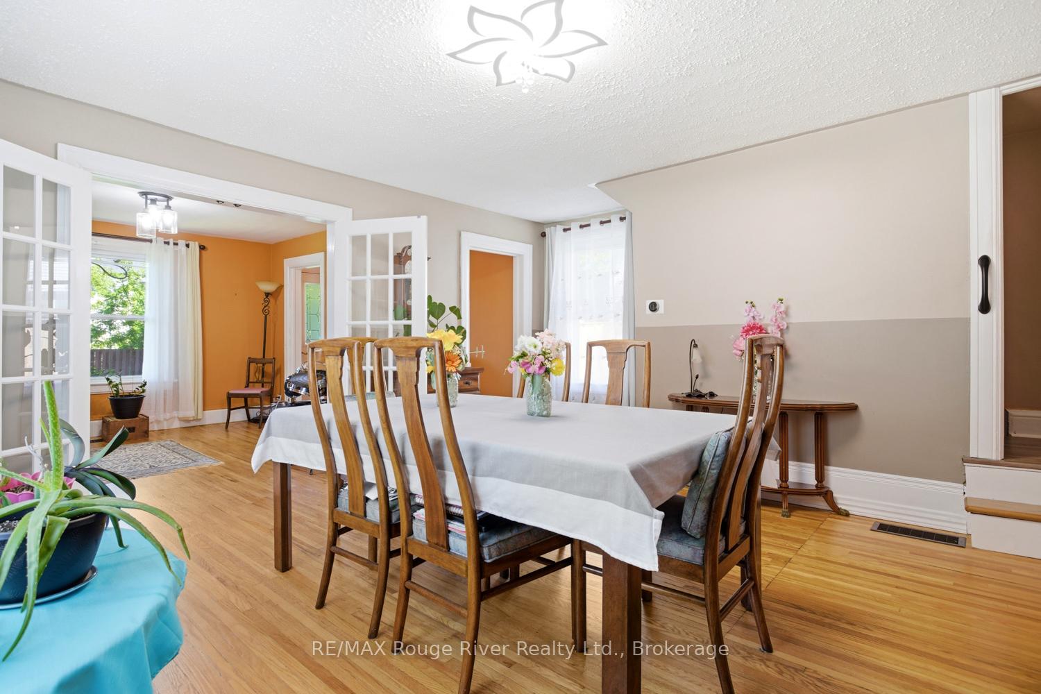 Photo 8 of 111 Lingham Street, Belleville, Belleville Ward — HOMEH
