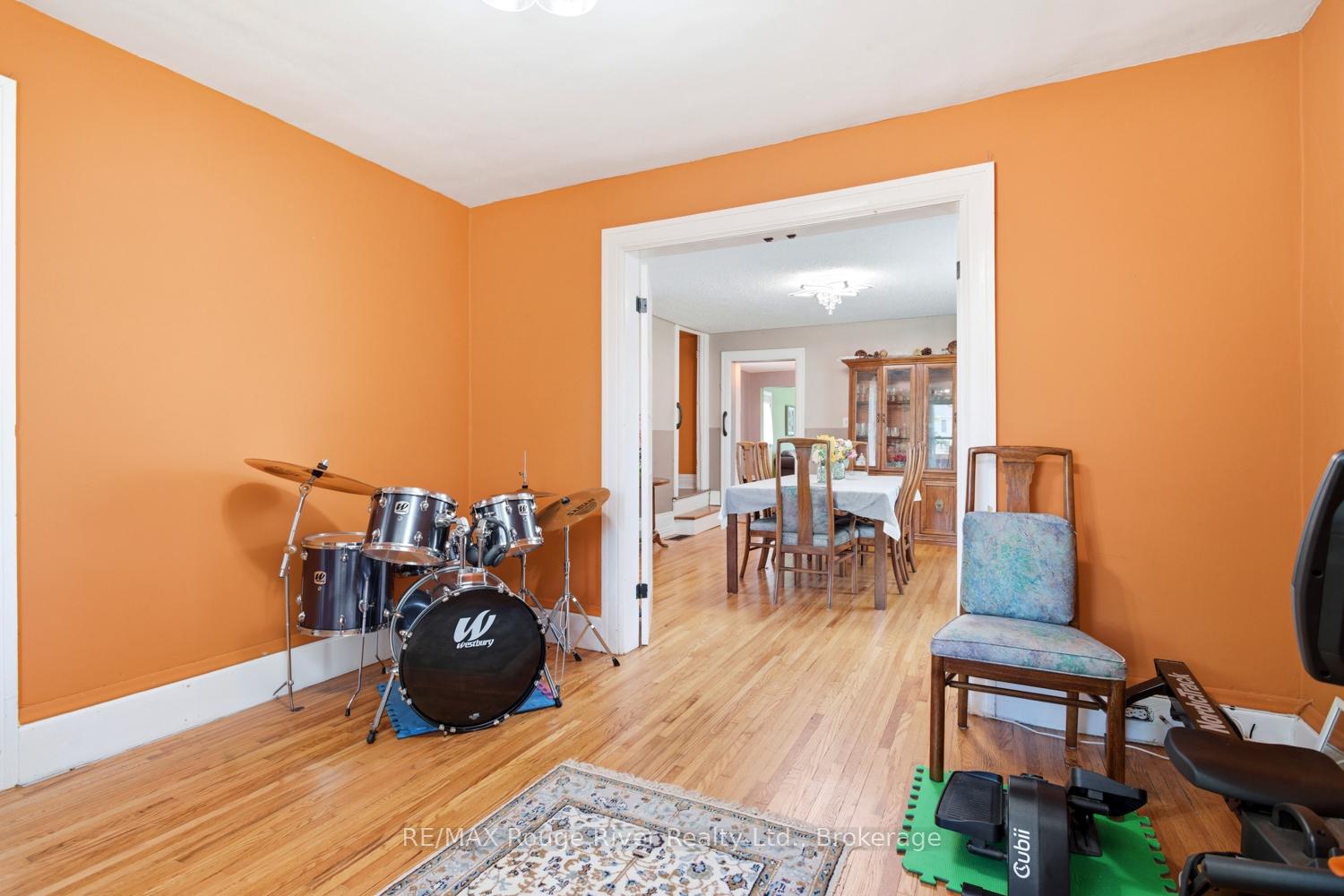 Photo 9 of 111 Lingham Street, Belleville, Belleville Ward — HOMEH