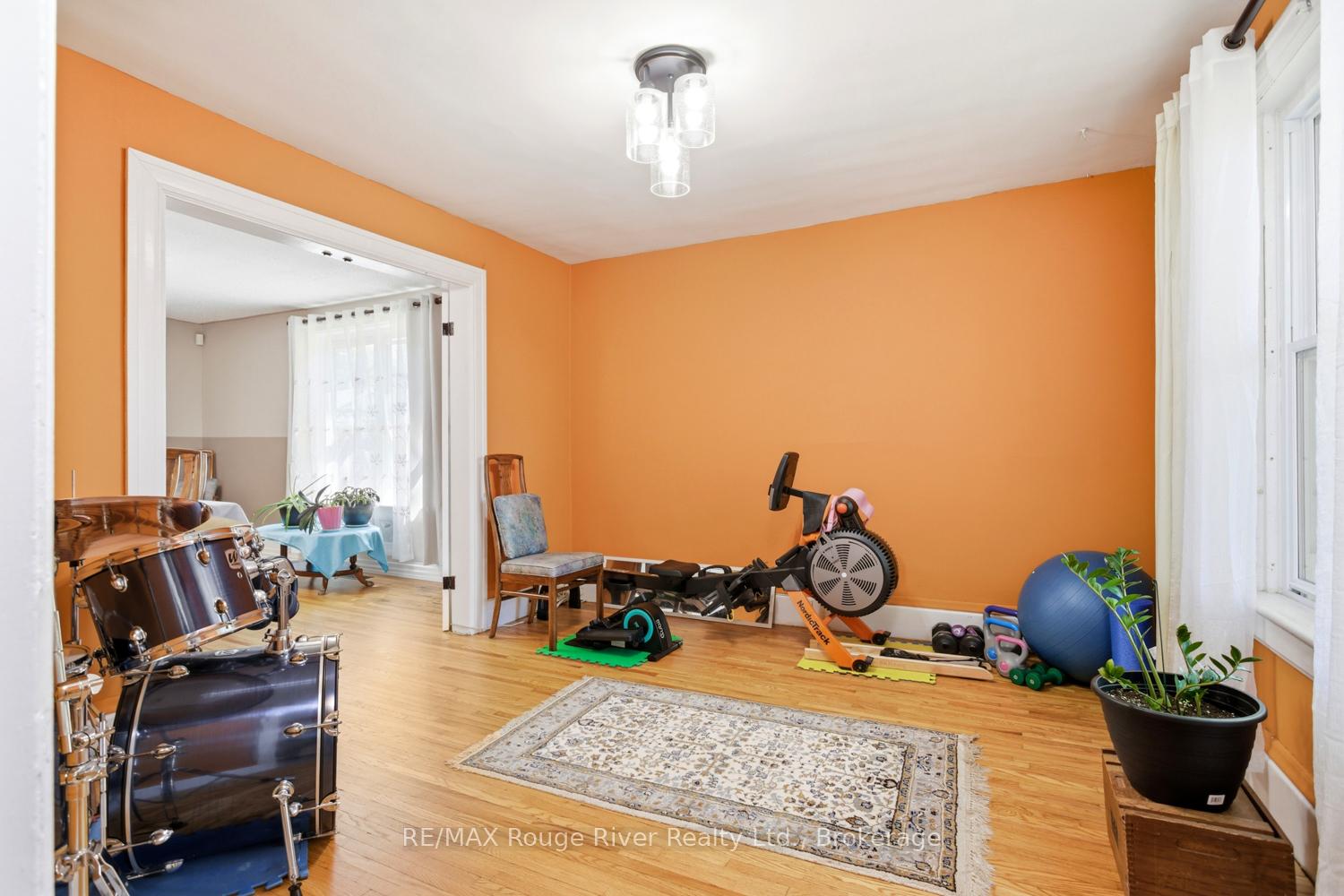 Photo 11 of 111 Lingham Street, Belleville, Belleville Ward — HOMEH