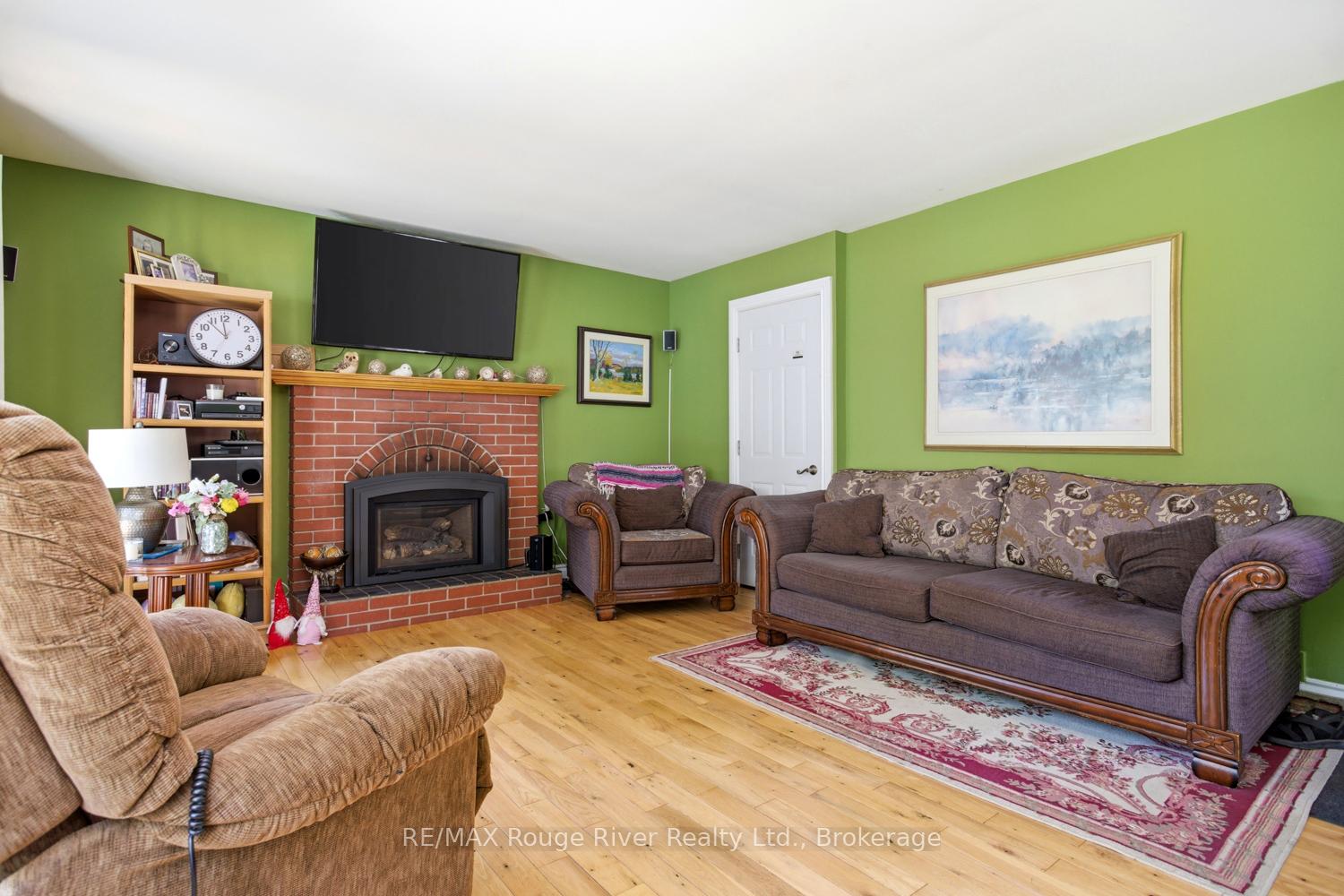 Photo 23 of 111 Lingham Street, Belleville, Belleville Ward — HOMEH