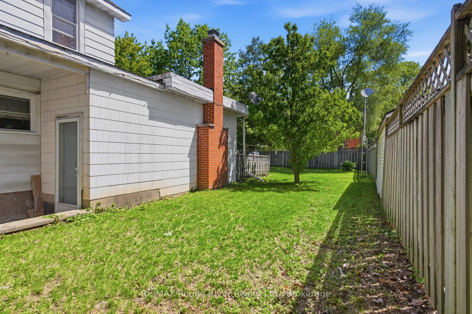 Photo 28 of 111 Lingham Street, Belleville, Belleville Ward — HOMEH