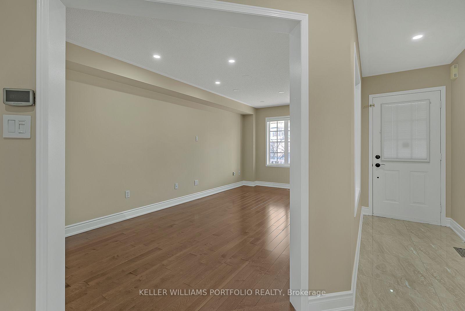 Photo 5 of 99 Dells Crescent, Brampton, Fletcher's Meadow — HOMEH