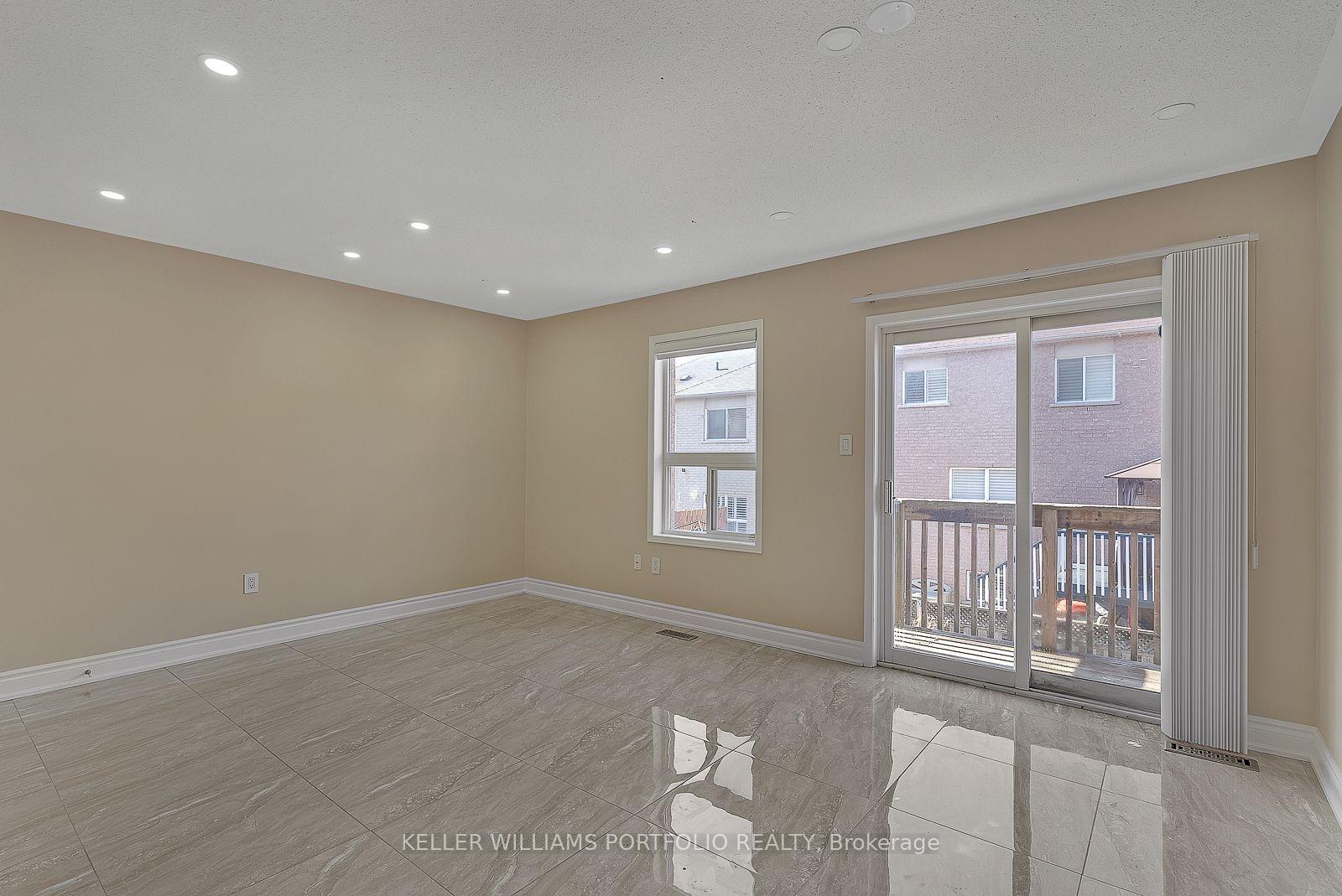 Photo 9 of 99 Dells Crescent, Brampton, Fletcher's Meadow — HOMEH