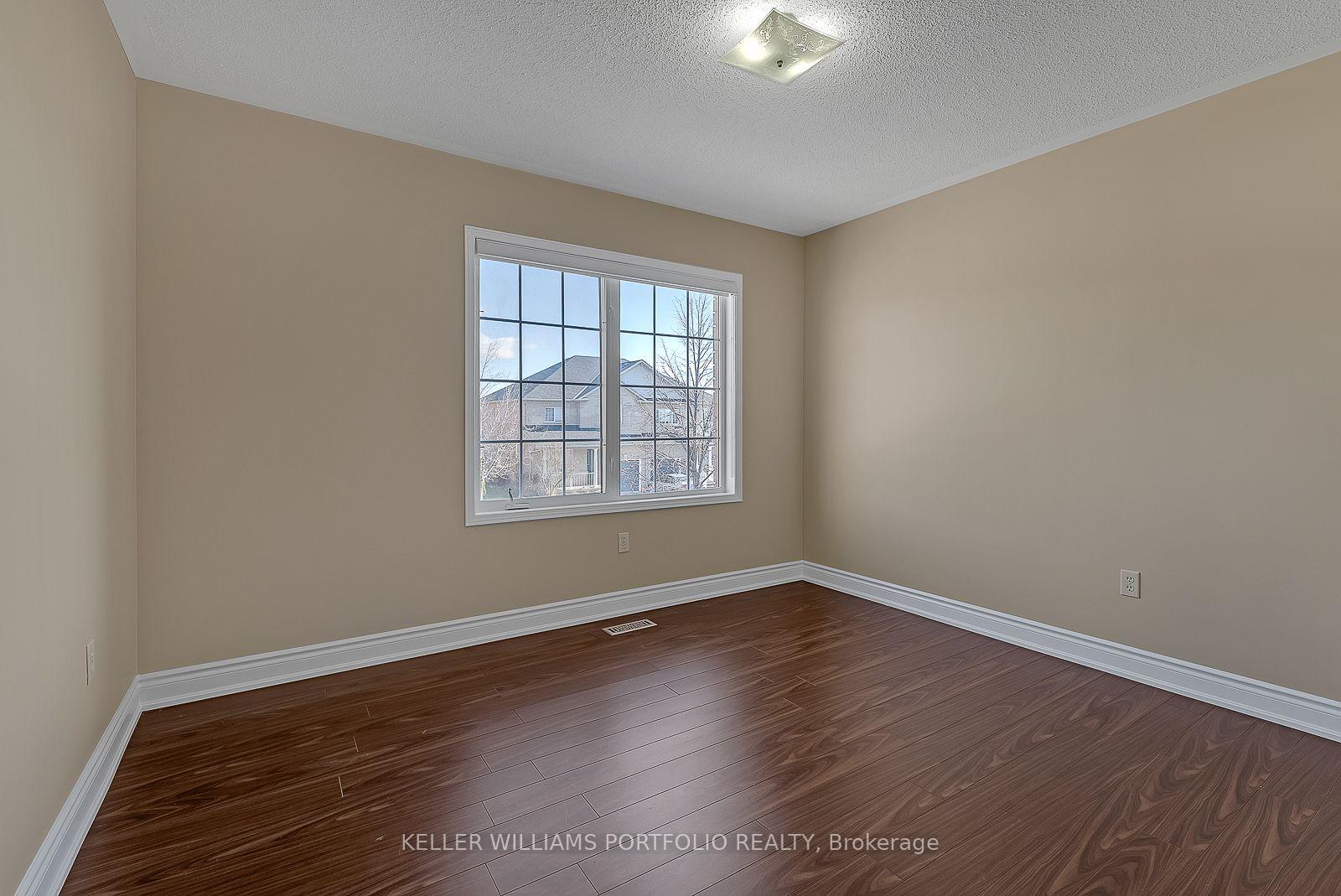 Photo 23 of 99 Dells Crescent, Brampton, Fletcher's Meadow — HOMEH