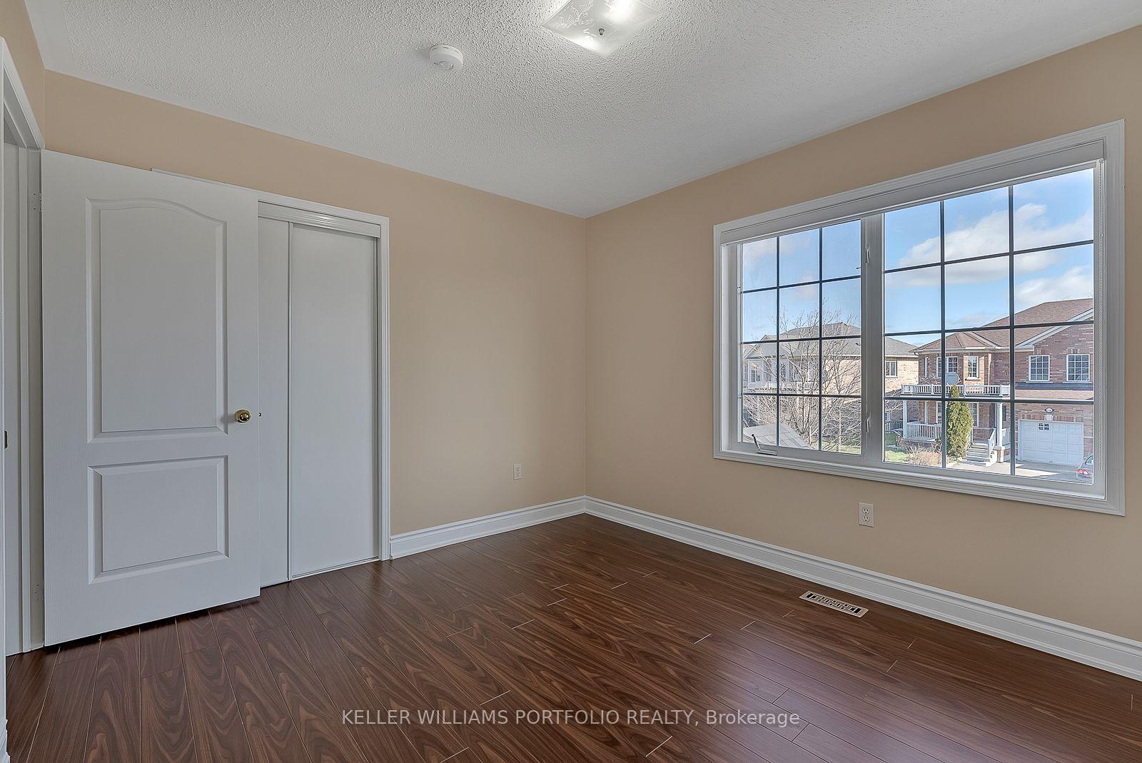 Photo 24 of 99 Dells Crescent, Brampton, Fletcher's Meadow — HOMEH