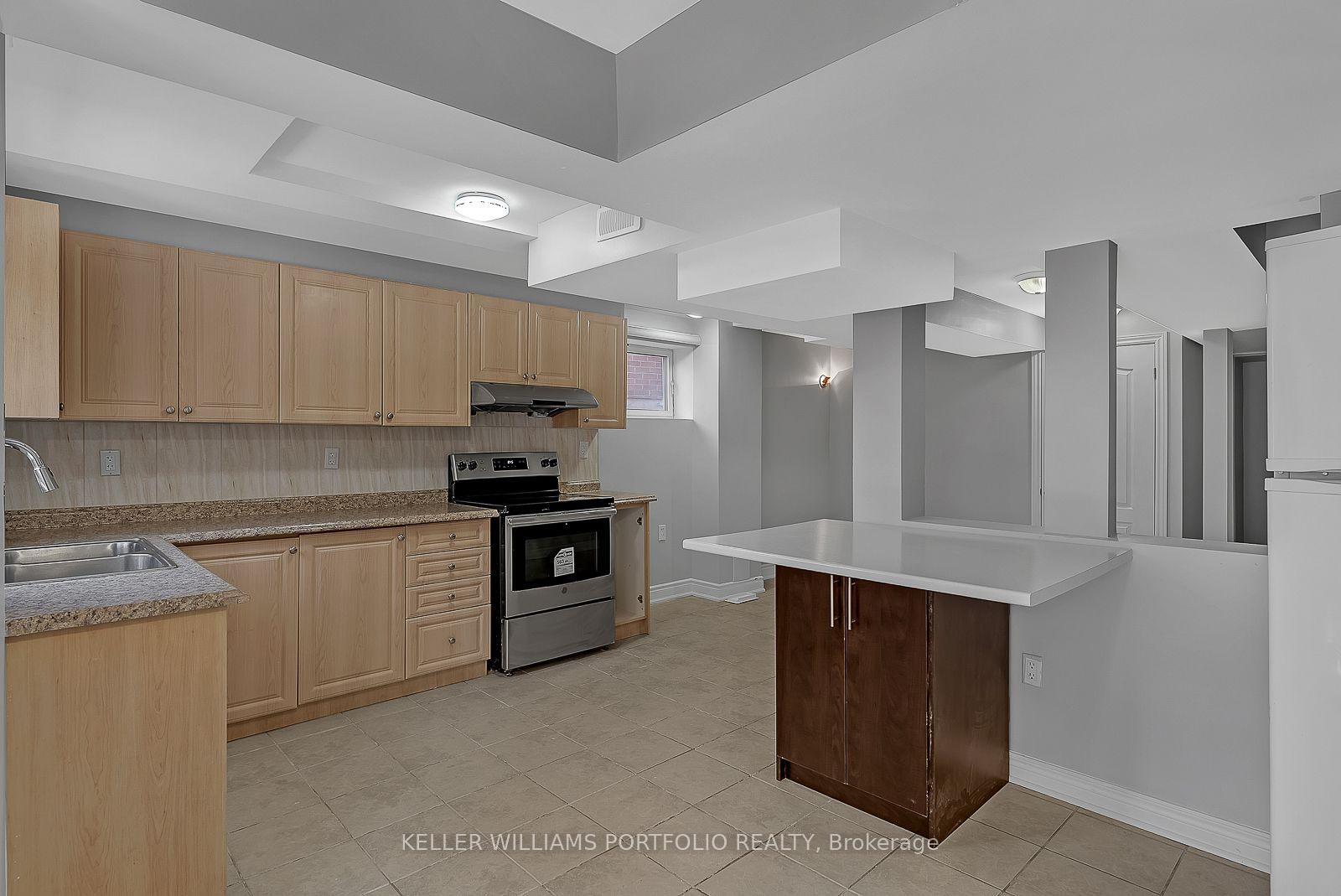 Photo 29 of 99 Dells Crescent, Brampton, Fletcher's Meadow — HOMEH