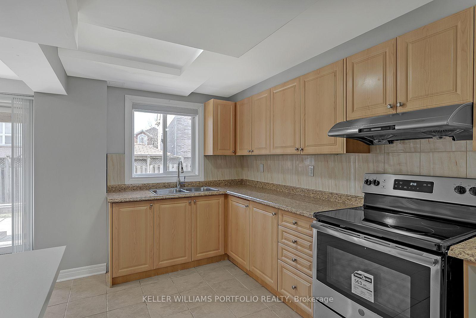 Photo 31 of 99 Dells Crescent, Brampton, Fletcher's Meadow — HOMEH