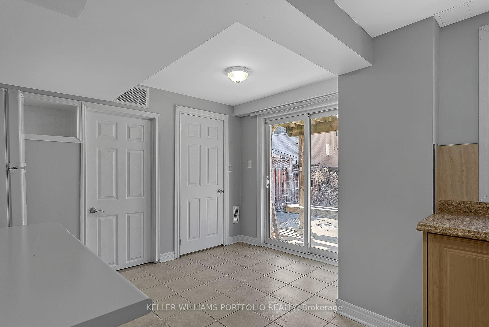 Photo 32 of 99 Dells Crescent, Brampton, Fletcher's Meadow — HOMEH