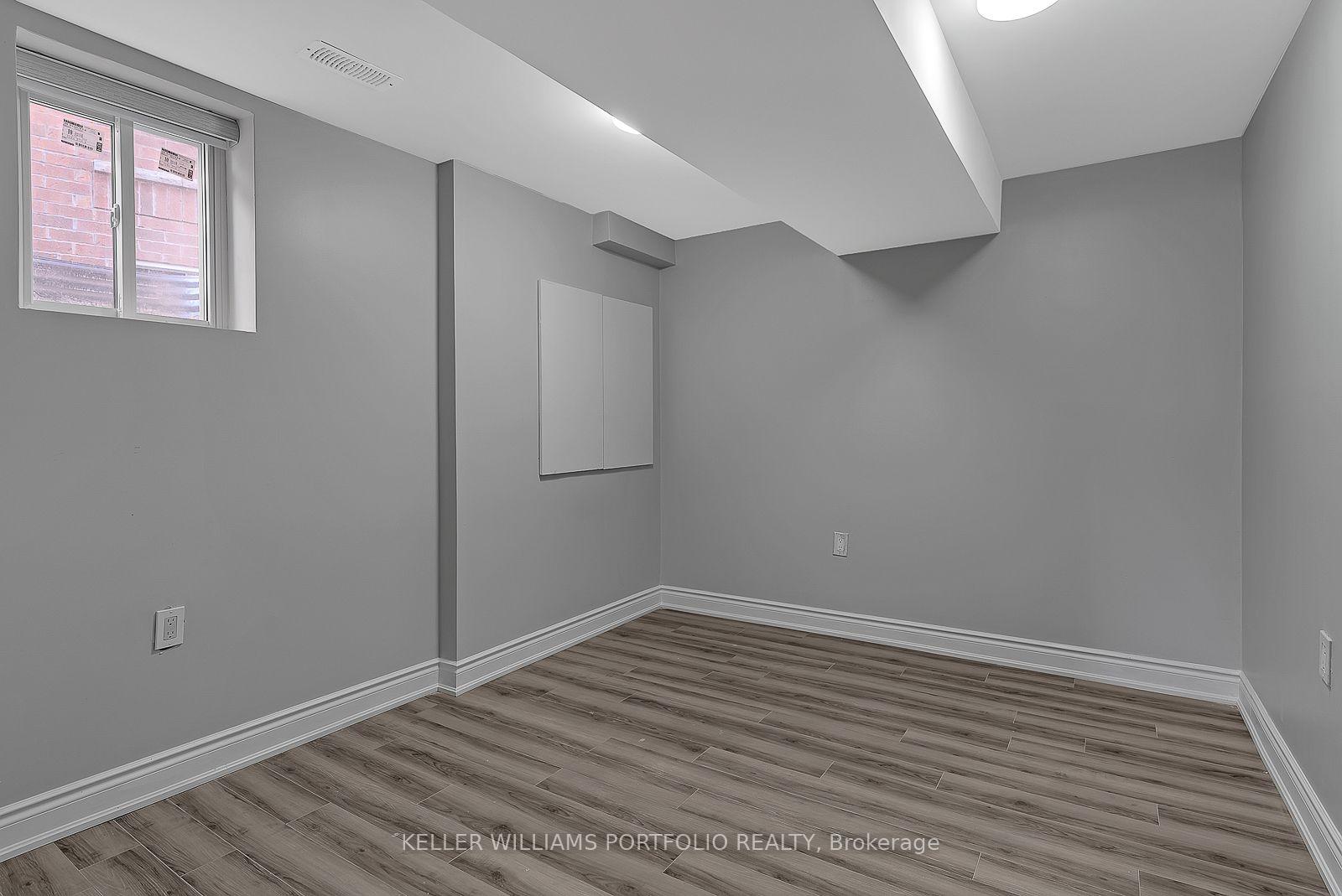 Photo 34 of 99 Dells Crescent, Brampton, Fletcher's Meadow — HOMEH