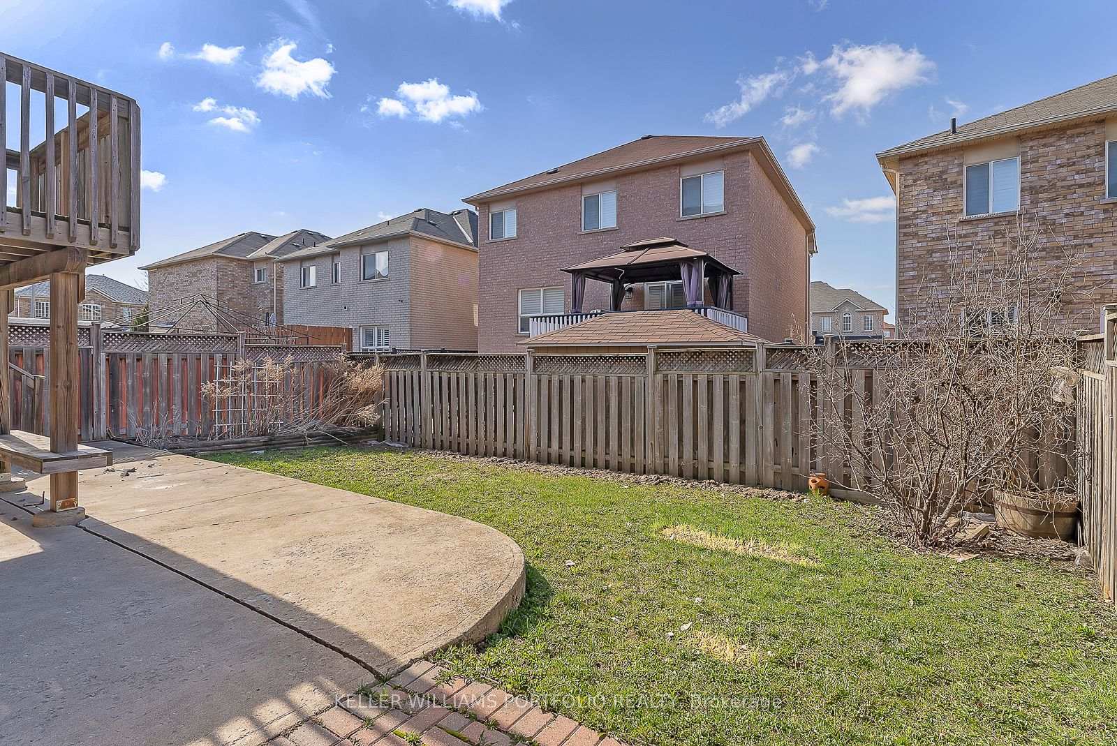 Photo 36 of 99 Dells Crescent, Brampton, Fletcher's Meadow — HOMEH