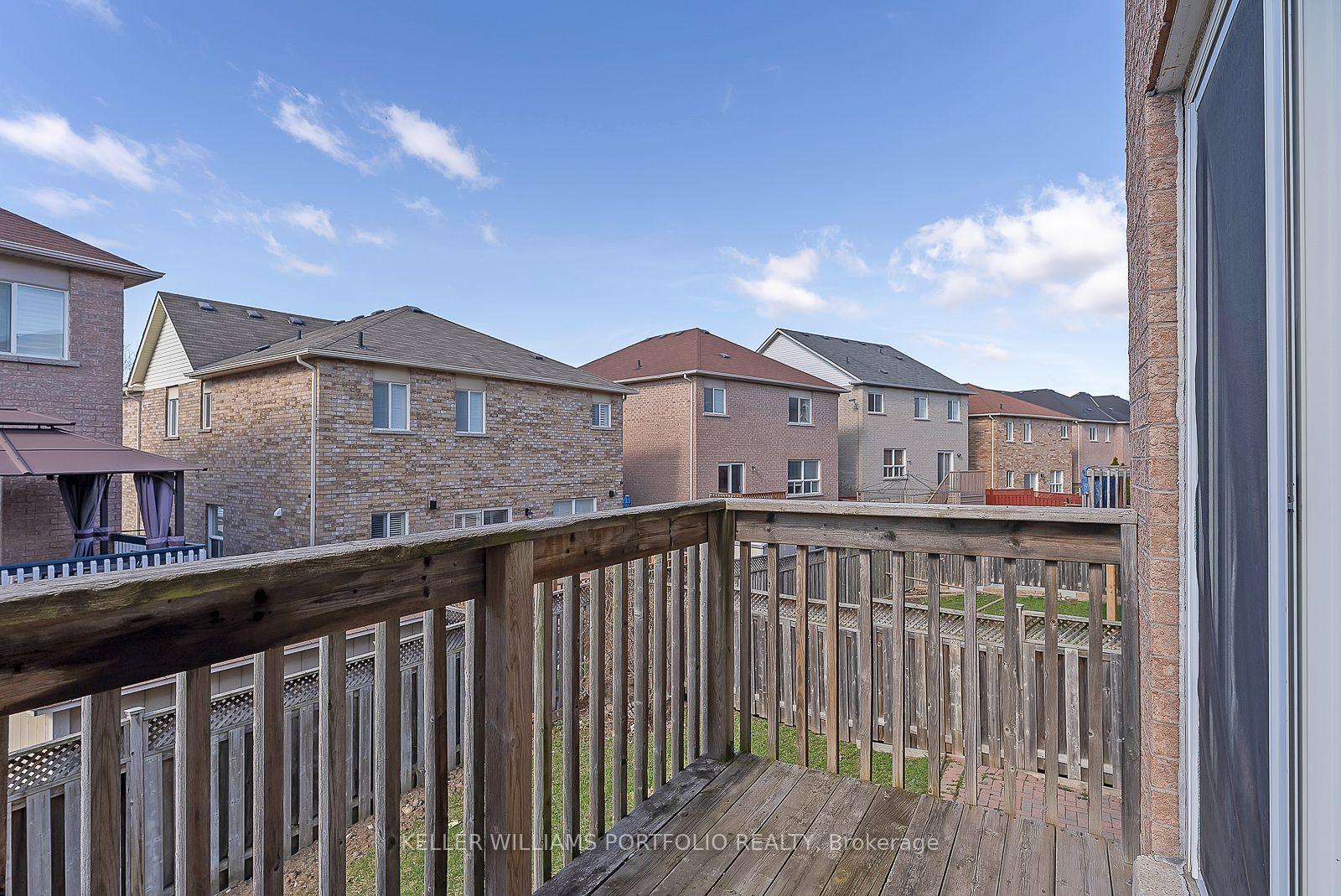 Photo 39 of 99 Dells Crescent, Brampton, Fletcher's Meadow — HOMEH