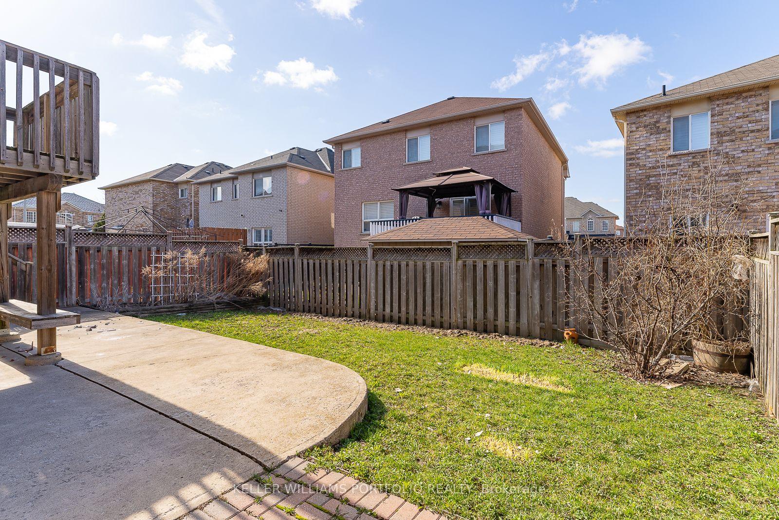 Photo 44 of 99 Dells Crescent, Brampton, Fletcher's Meadow — HOMEH