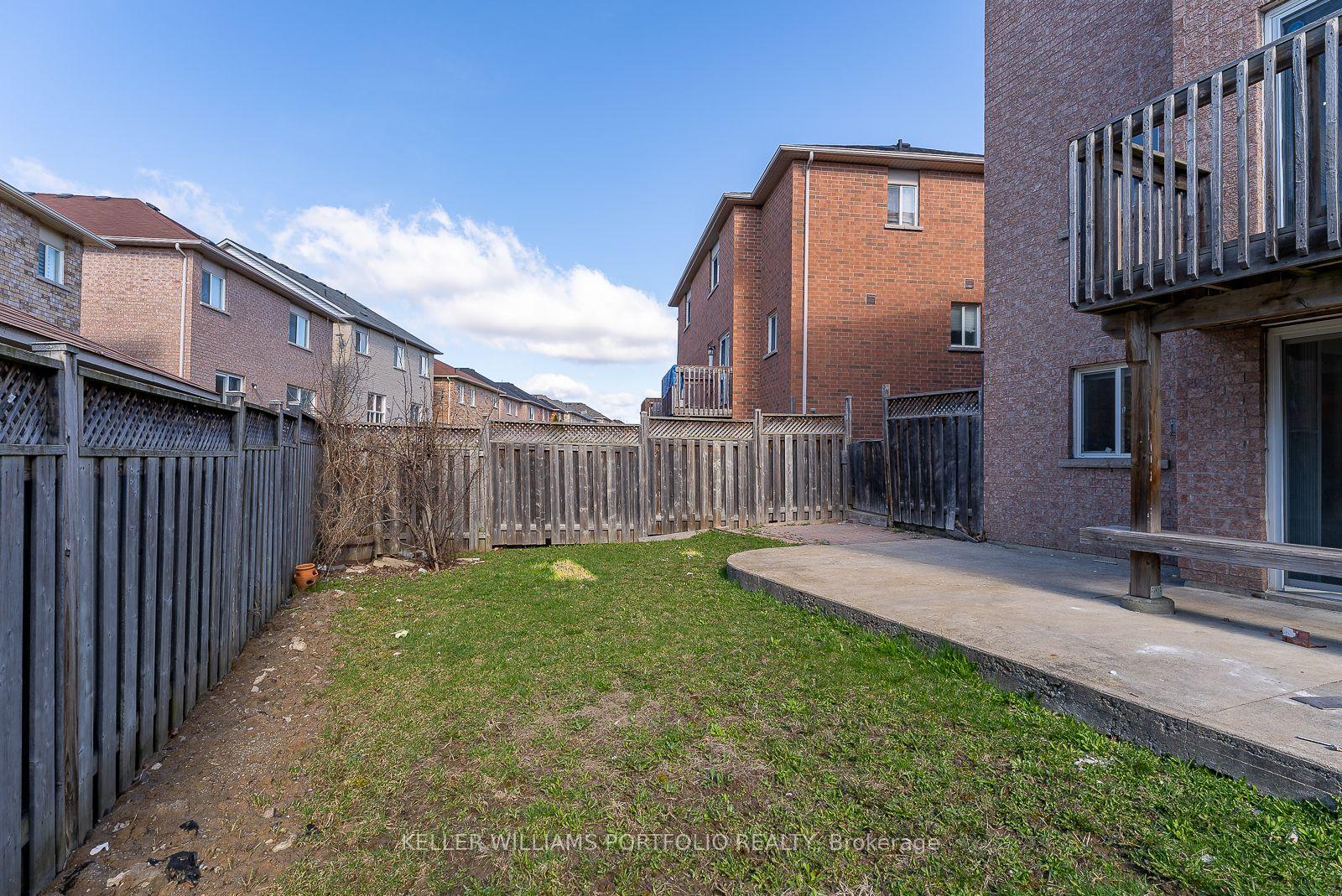 Photo 46 of 99 Dells Crescent, Brampton, Fletcher's Meadow — HOMEH