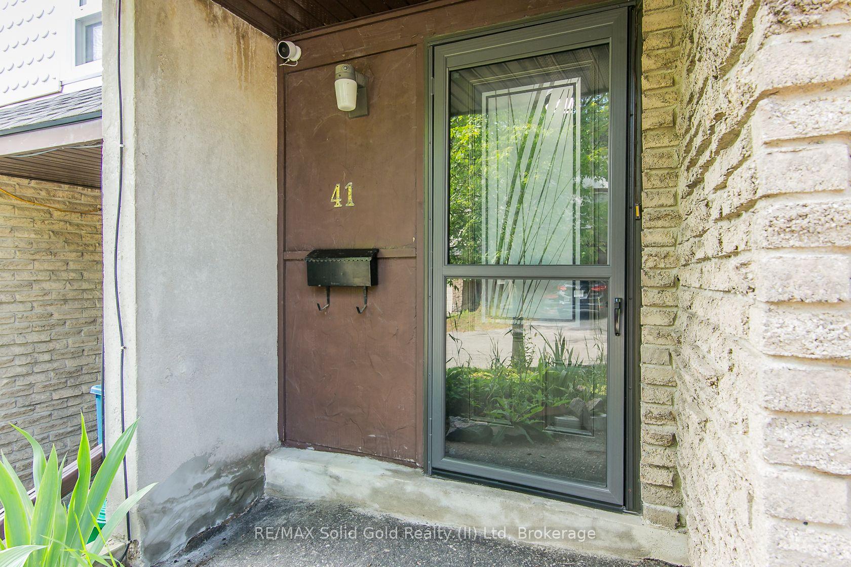 Photo 3 of Unit 41, 80 Old Country Drive, Kitchener, Country Hills — HOMEH