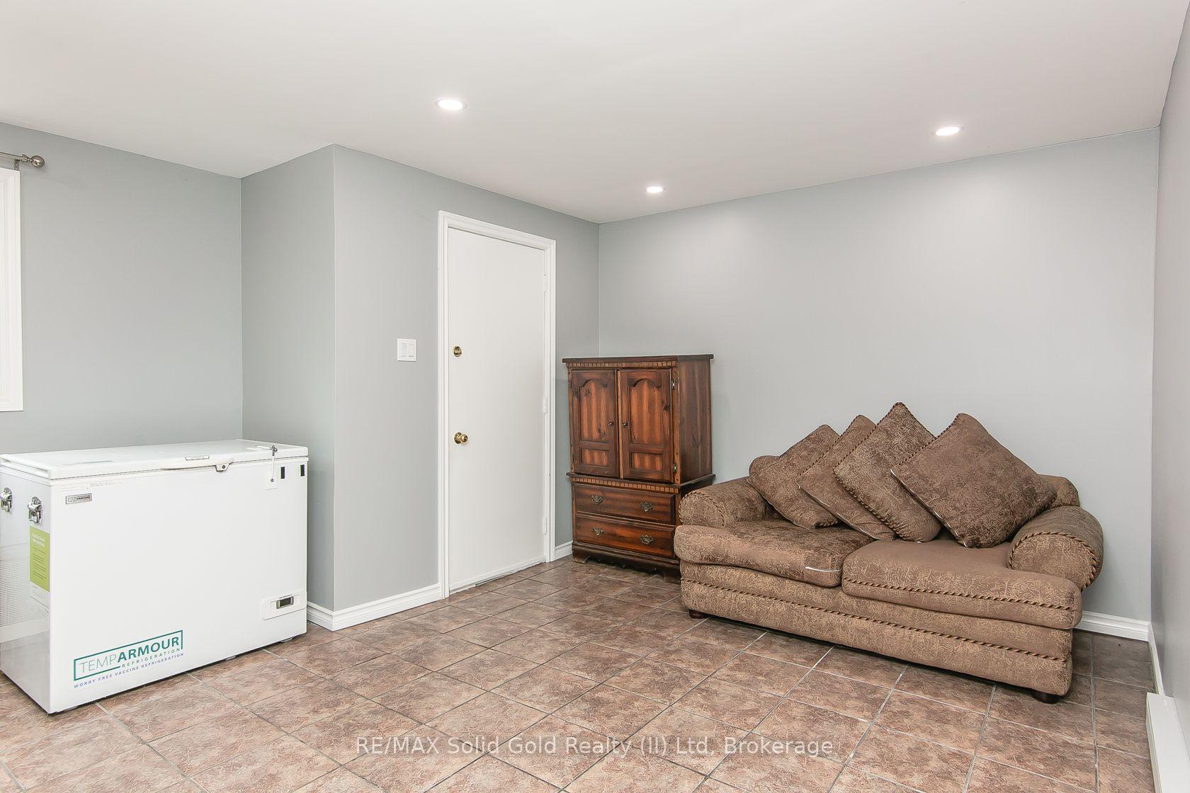 Photo 6 of Unit 41, 80 Old Country Drive, Kitchener, Country Hills — HOMEH