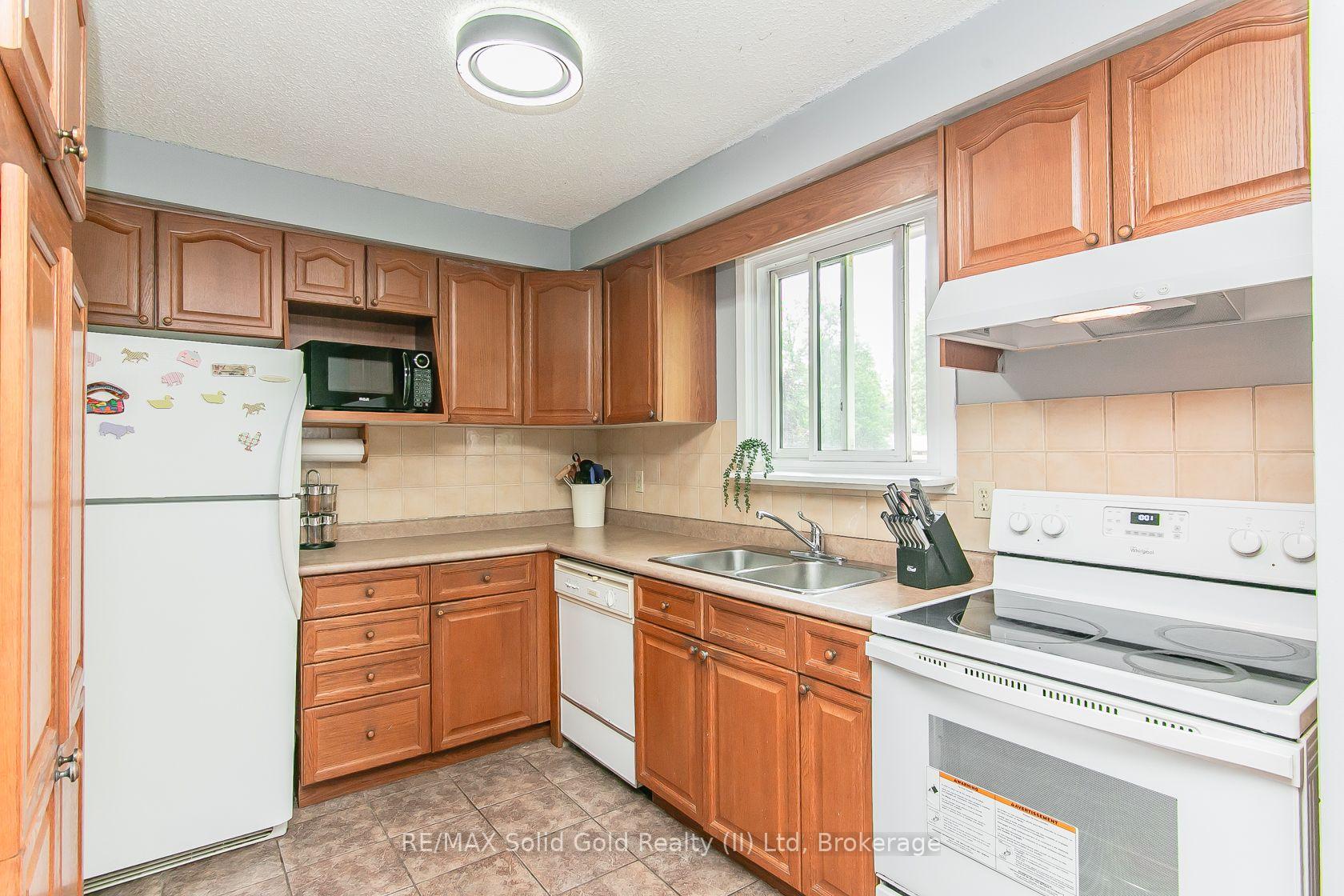 Photo 15 of Unit 41, 80 Old Country Drive, Kitchener, Country Hills — HOMEH