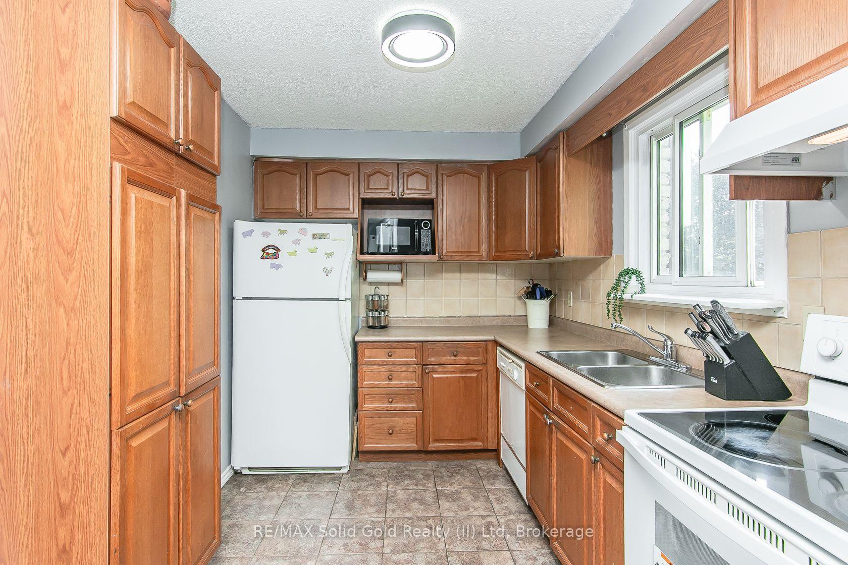 Photo 16 of Unit 41, 80 Old Country Drive, Kitchener, Country Hills — HOMEH