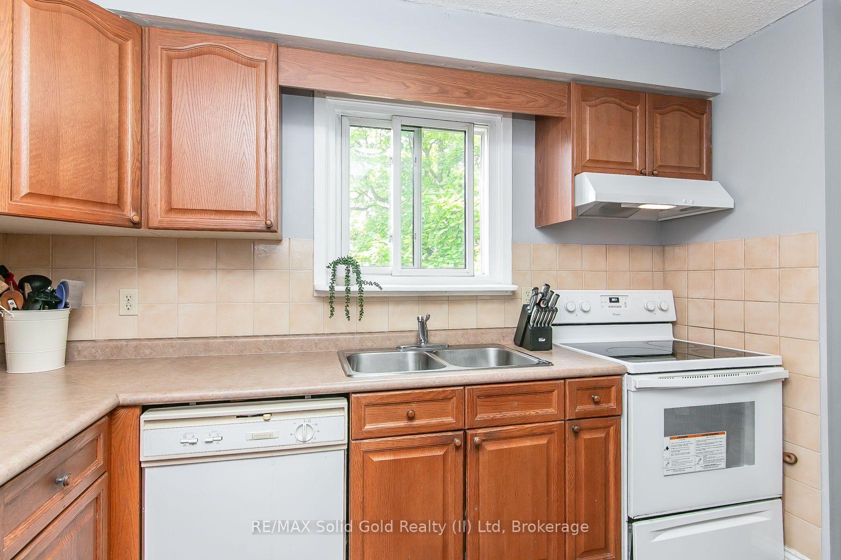 Photo 19 of Unit 41, 80 Old Country Drive, Kitchener, Country Hills — HOMEH