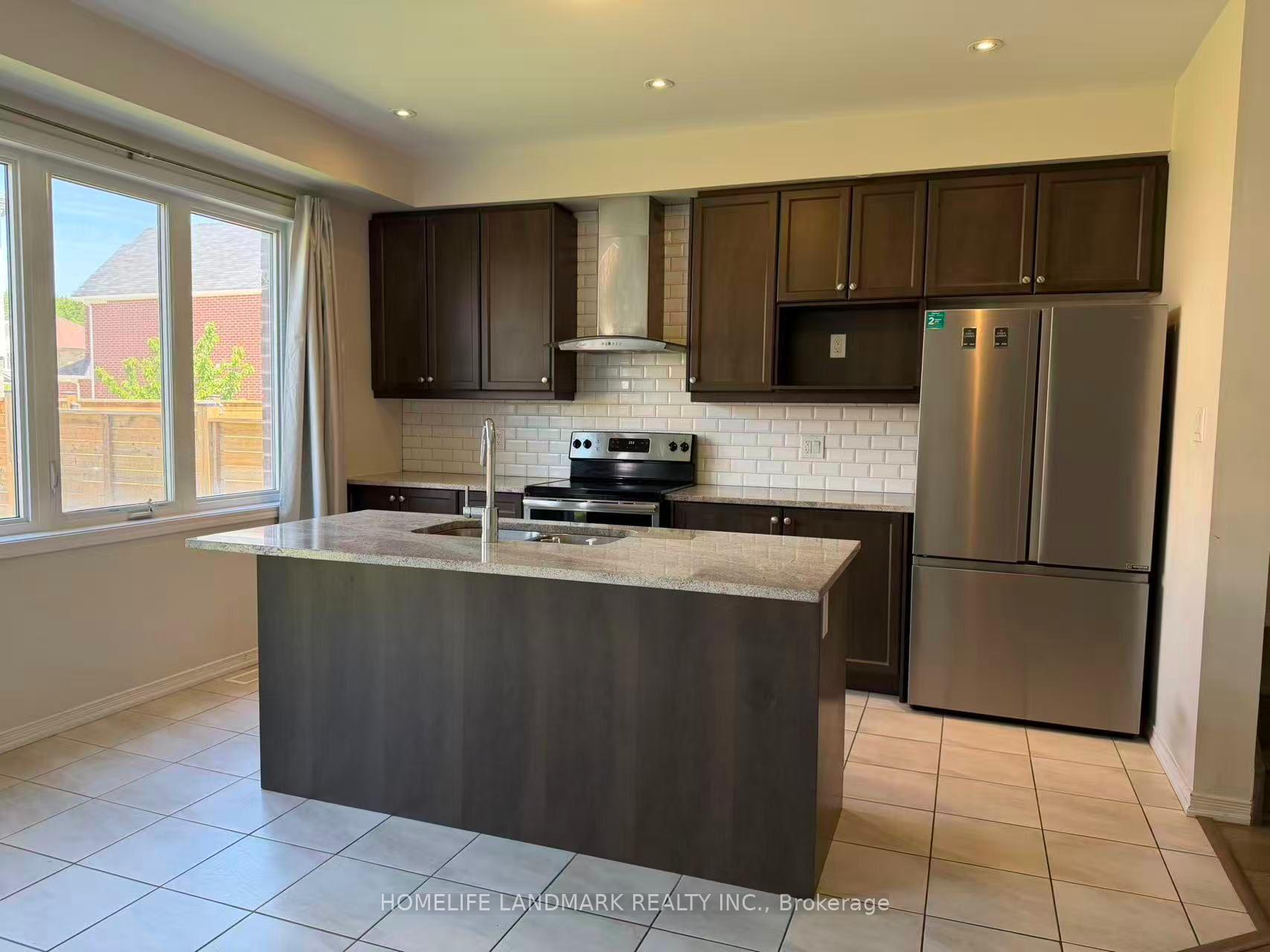 Photo 4 of 8761 Sourgum Avenue, Niagara Falls, Brown — HOMEH