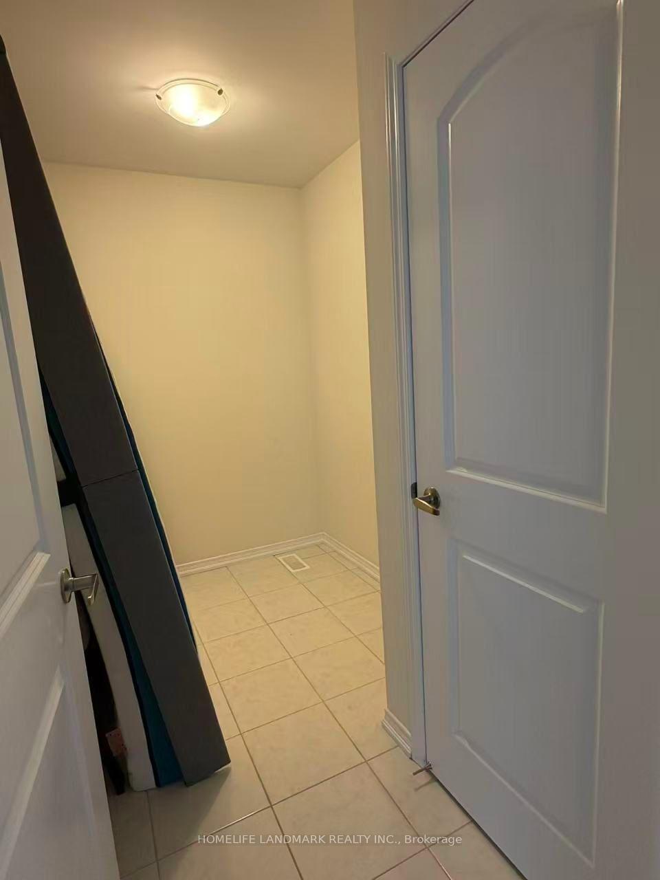 Photo 10 of 8761 Sourgum Avenue, Niagara Falls, Brown — HOMEH