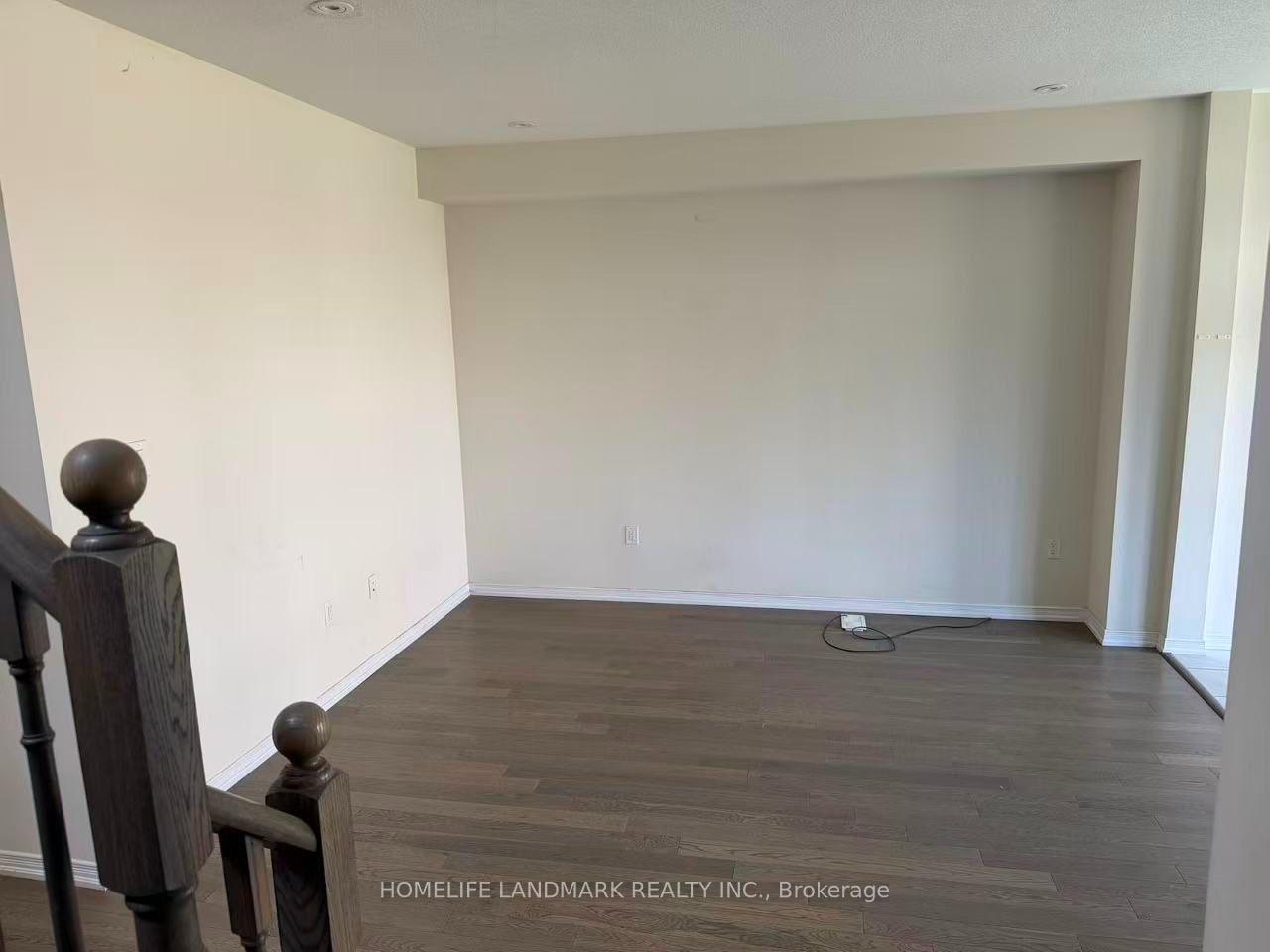 Photo 22 of 8761 Sourgum Avenue, Niagara Falls, Brown — HOMEH