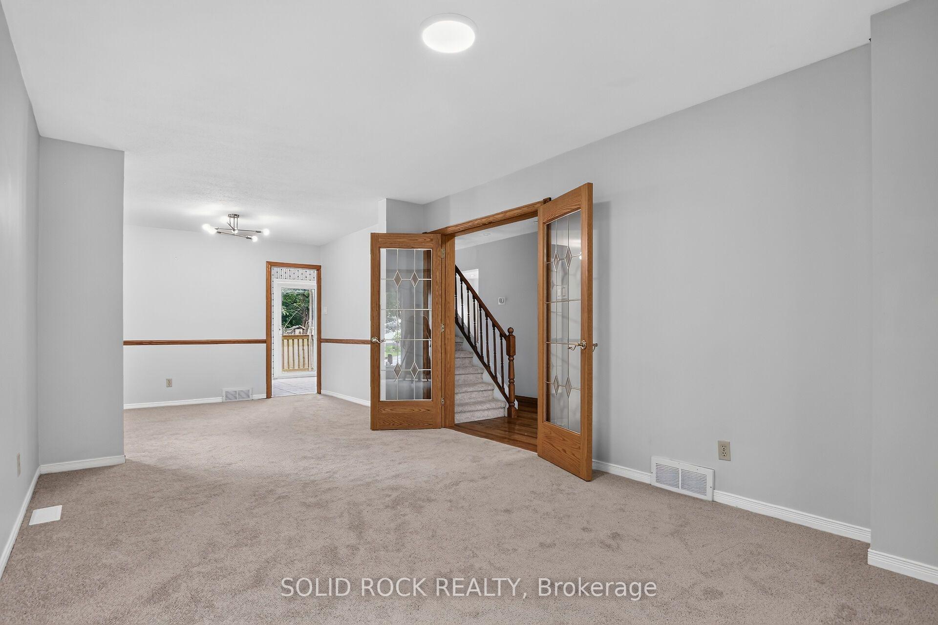 Photo 6 of 54 Huntsman Crescent, Ottawa, Kanata - Bridlewood — HOMEH