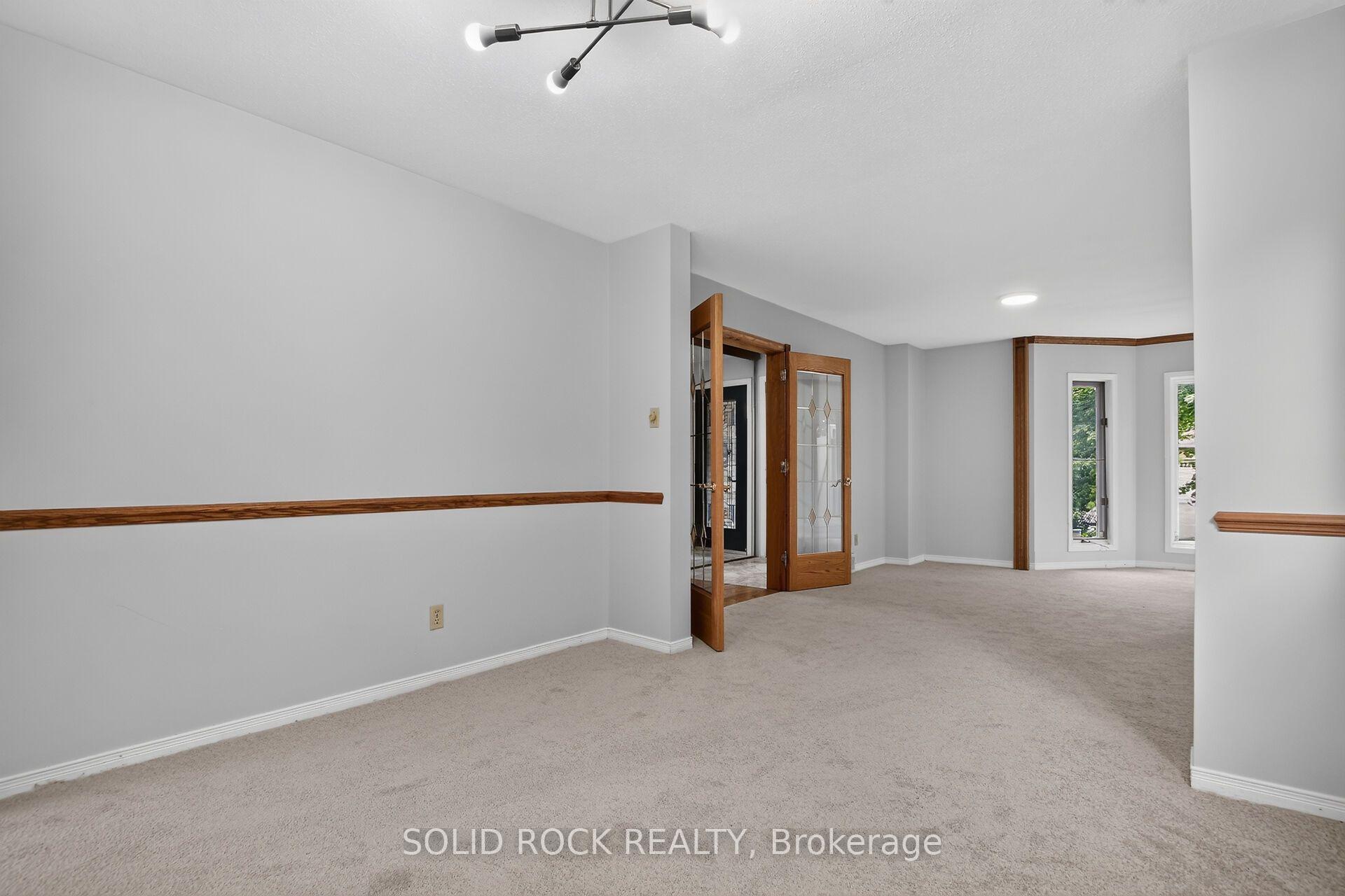 Photo 8 of 54 Huntsman Crescent, Ottawa, Kanata - Bridlewood — HOMEH