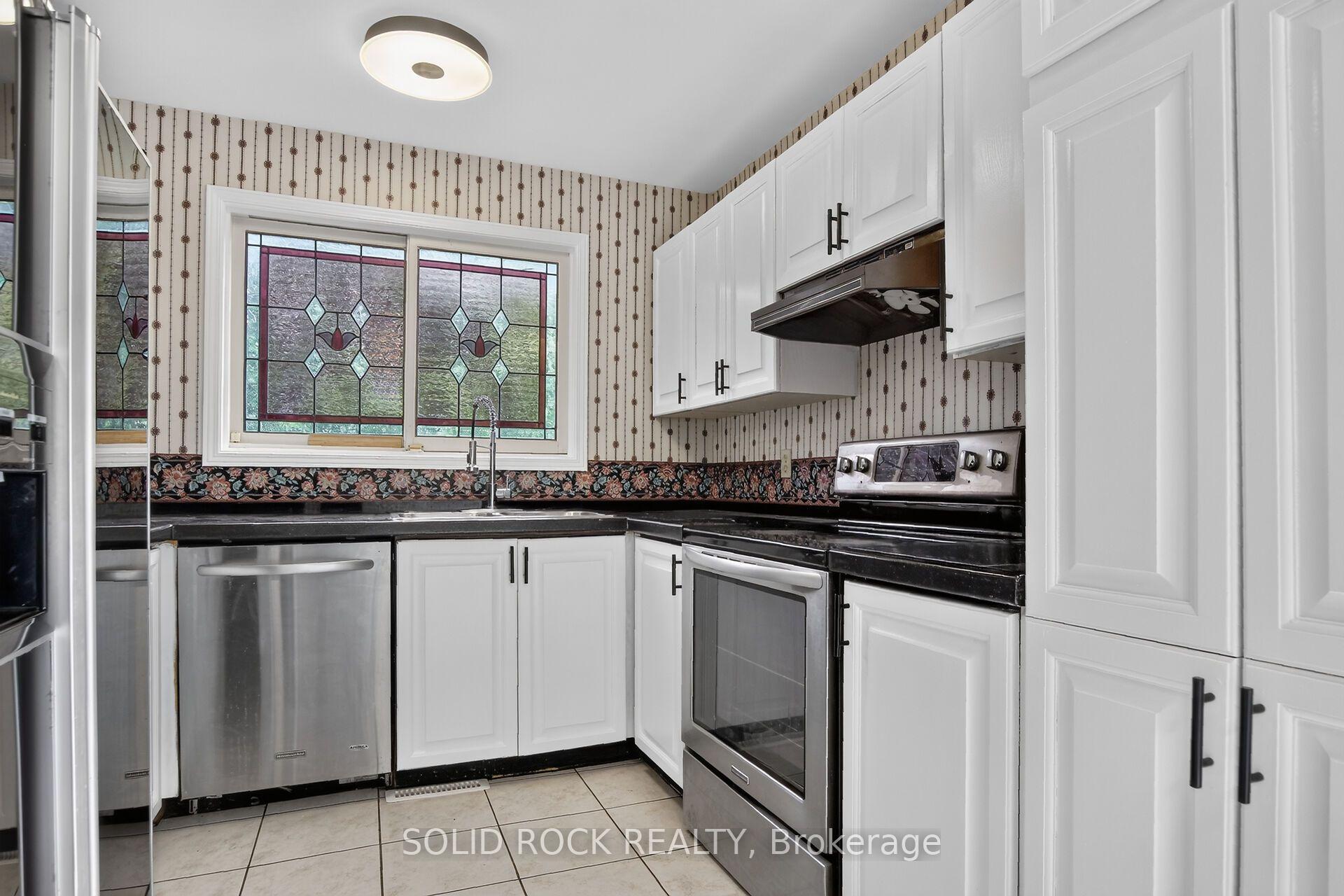 Photo 12 of 54 Huntsman Crescent, Ottawa, Kanata - Bridlewood — HOMEH