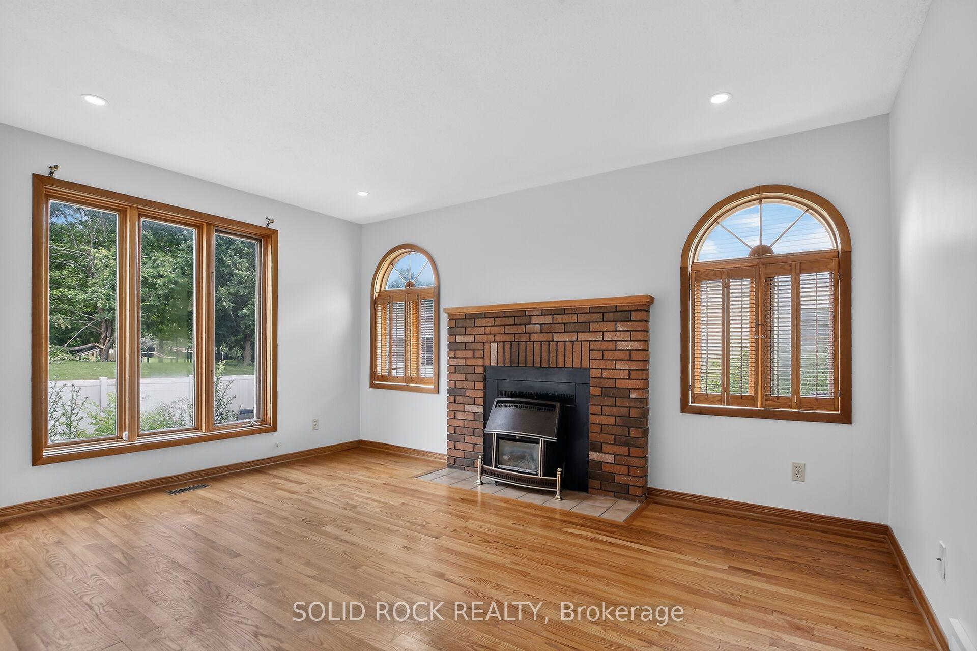 Photo 14 of 54 Huntsman Crescent, Ottawa, Kanata - Bridlewood — HOMEH