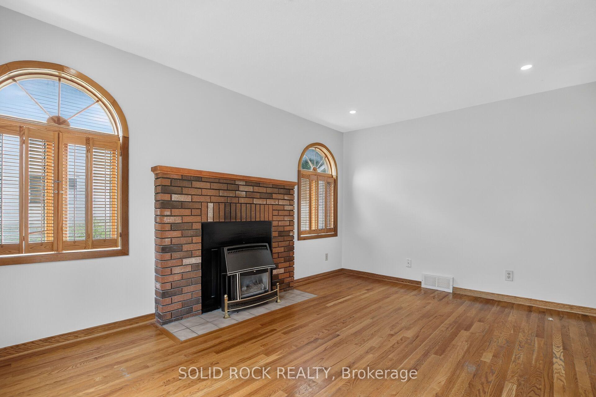 Photo 15 of 54 Huntsman Crescent, Ottawa, Kanata - Bridlewood — HOMEH