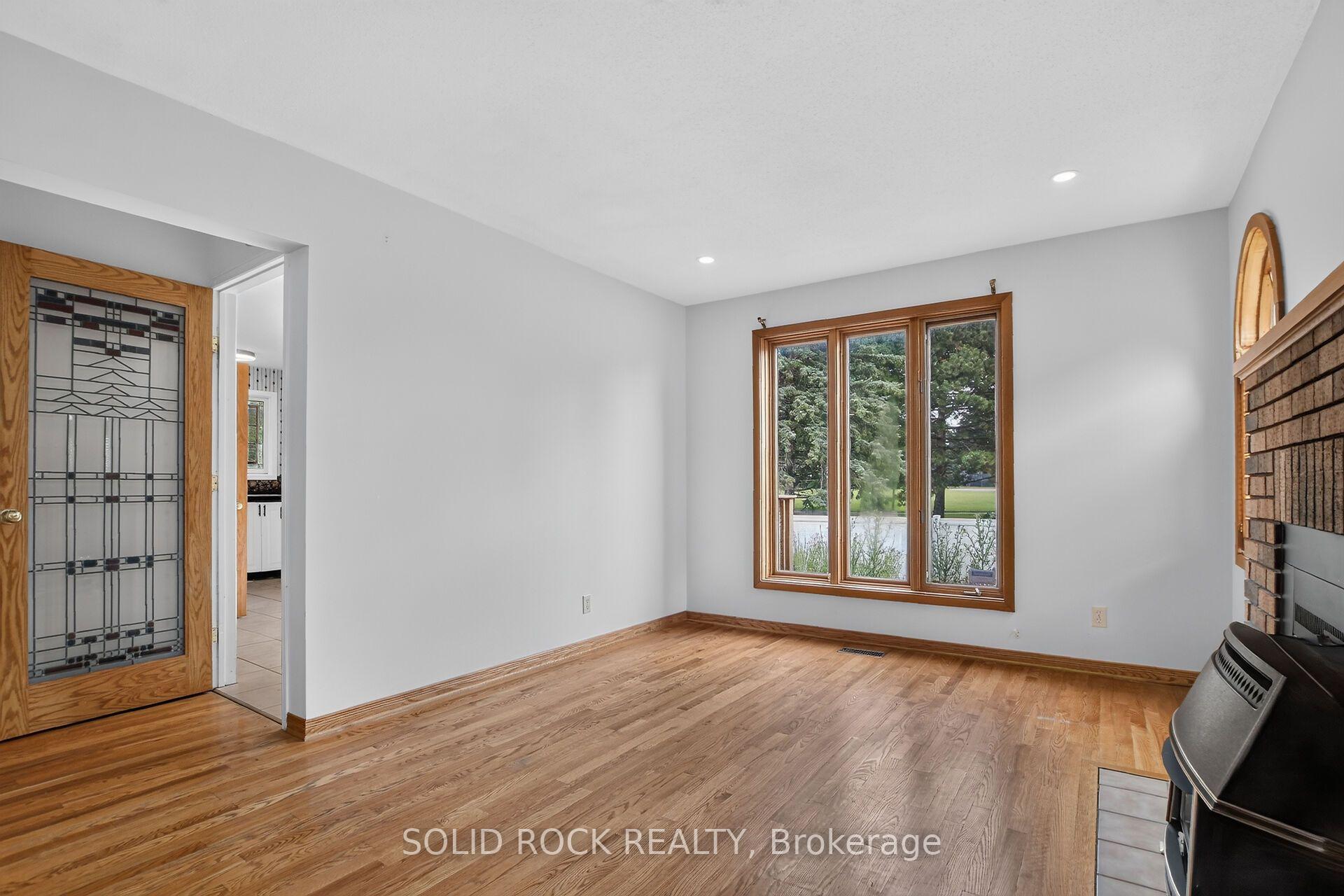 Photo 16 of 54 Huntsman Crescent, Ottawa, Kanata - Bridlewood — HOMEH