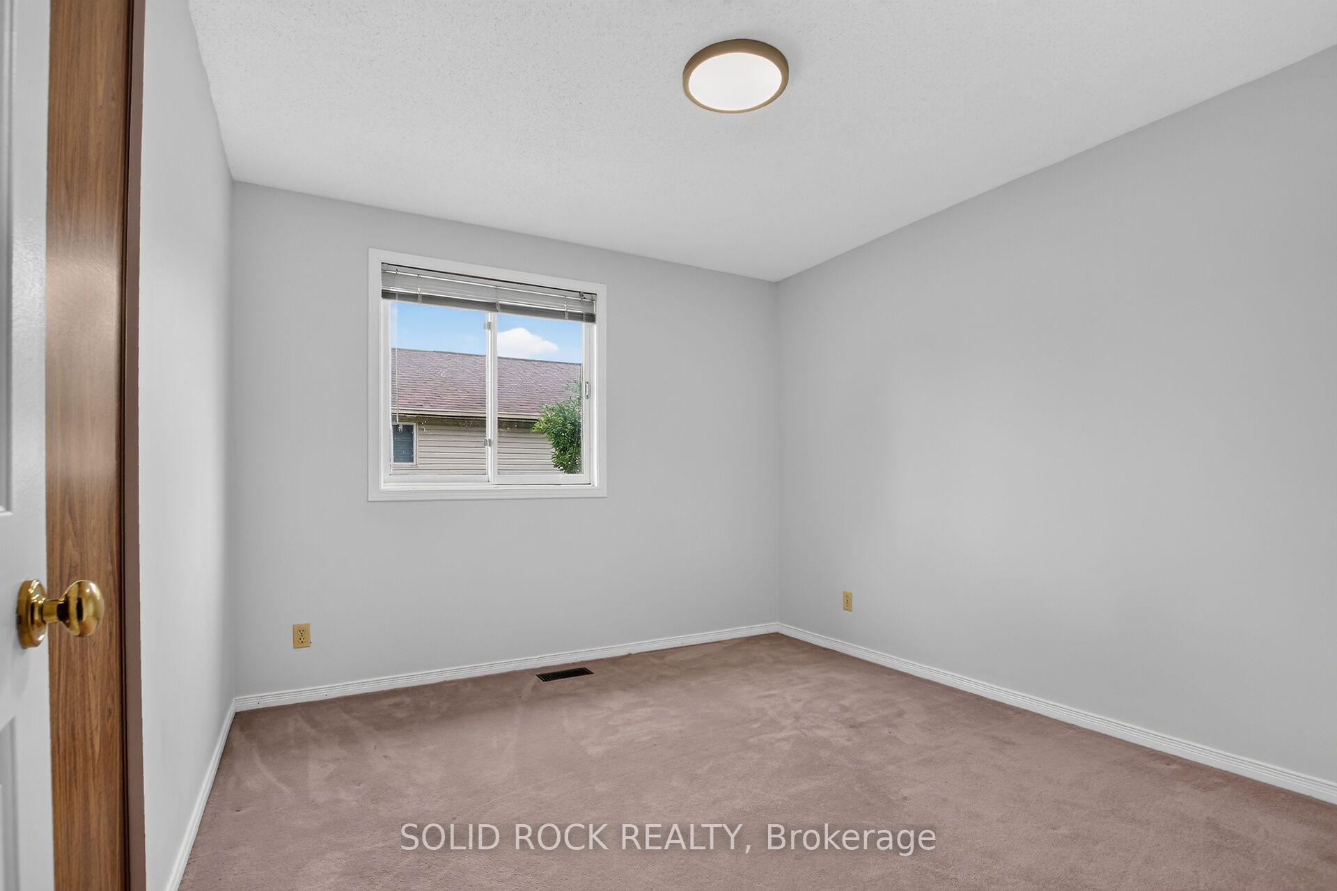Photo 22 of 54 Huntsman Crescent, Ottawa, Kanata - Bridlewood — HOMEH