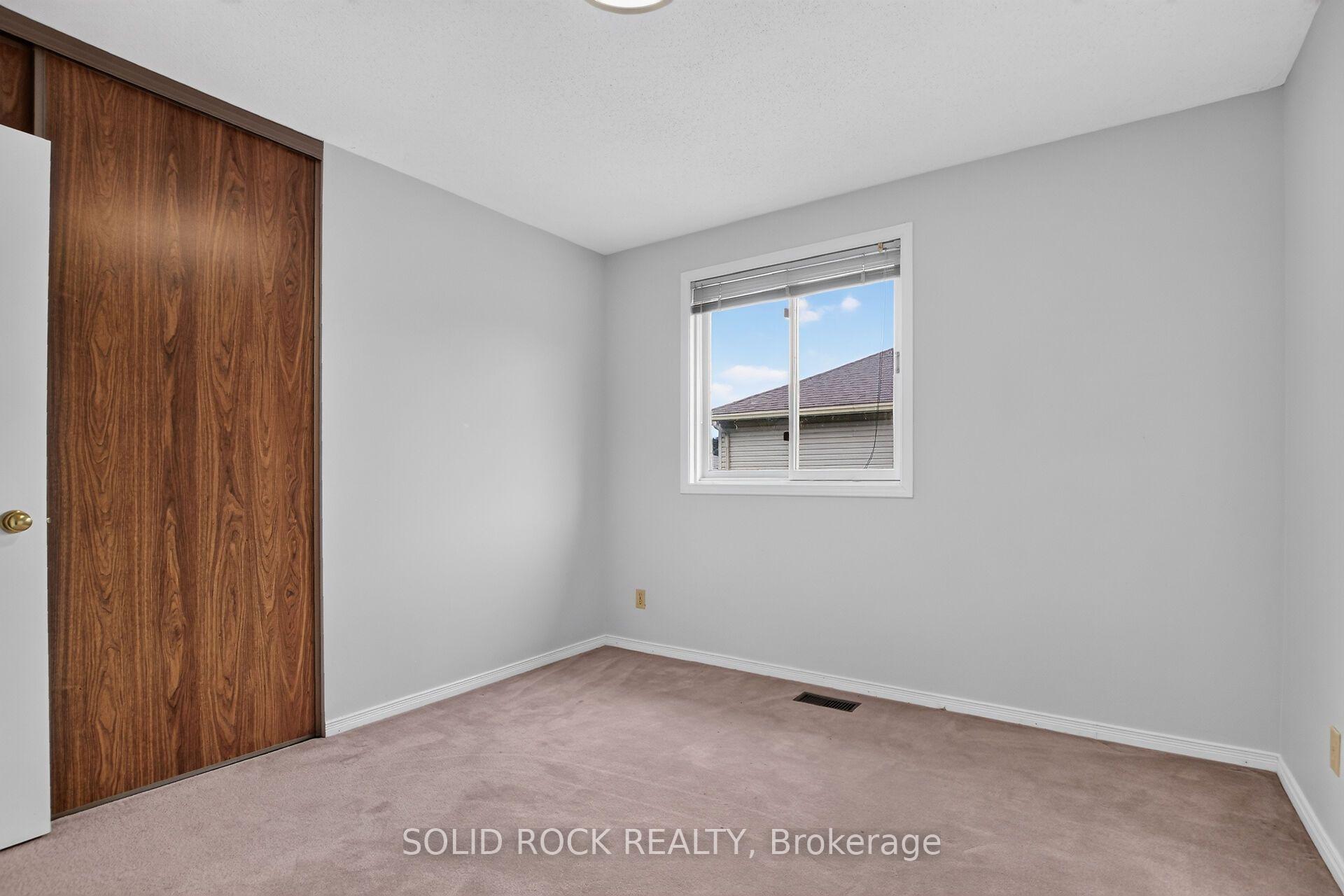 Photo 23 of 54 Huntsman Crescent, Ottawa, Kanata - Bridlewood — HOMEH