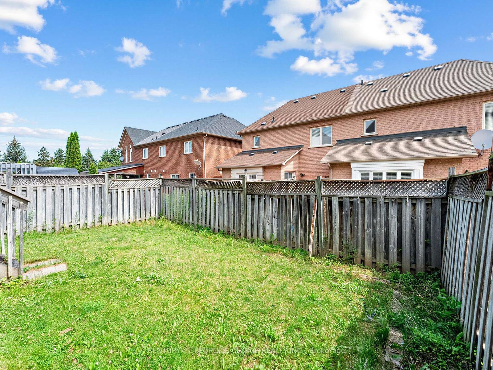 Photo 32 of 40 Zebra Trail, Brampton, Sandringham-Wellington — HOMEH