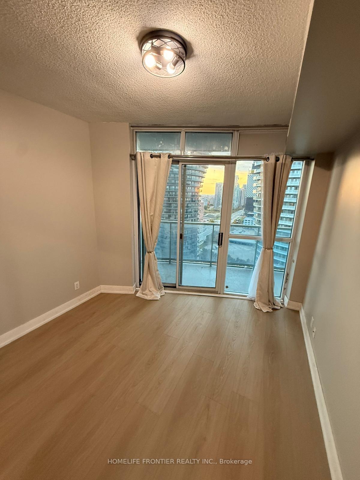 Photo 8 of Unit 2607, 80 Absolute Avenue, Mississauga, City Centre — HOMEH