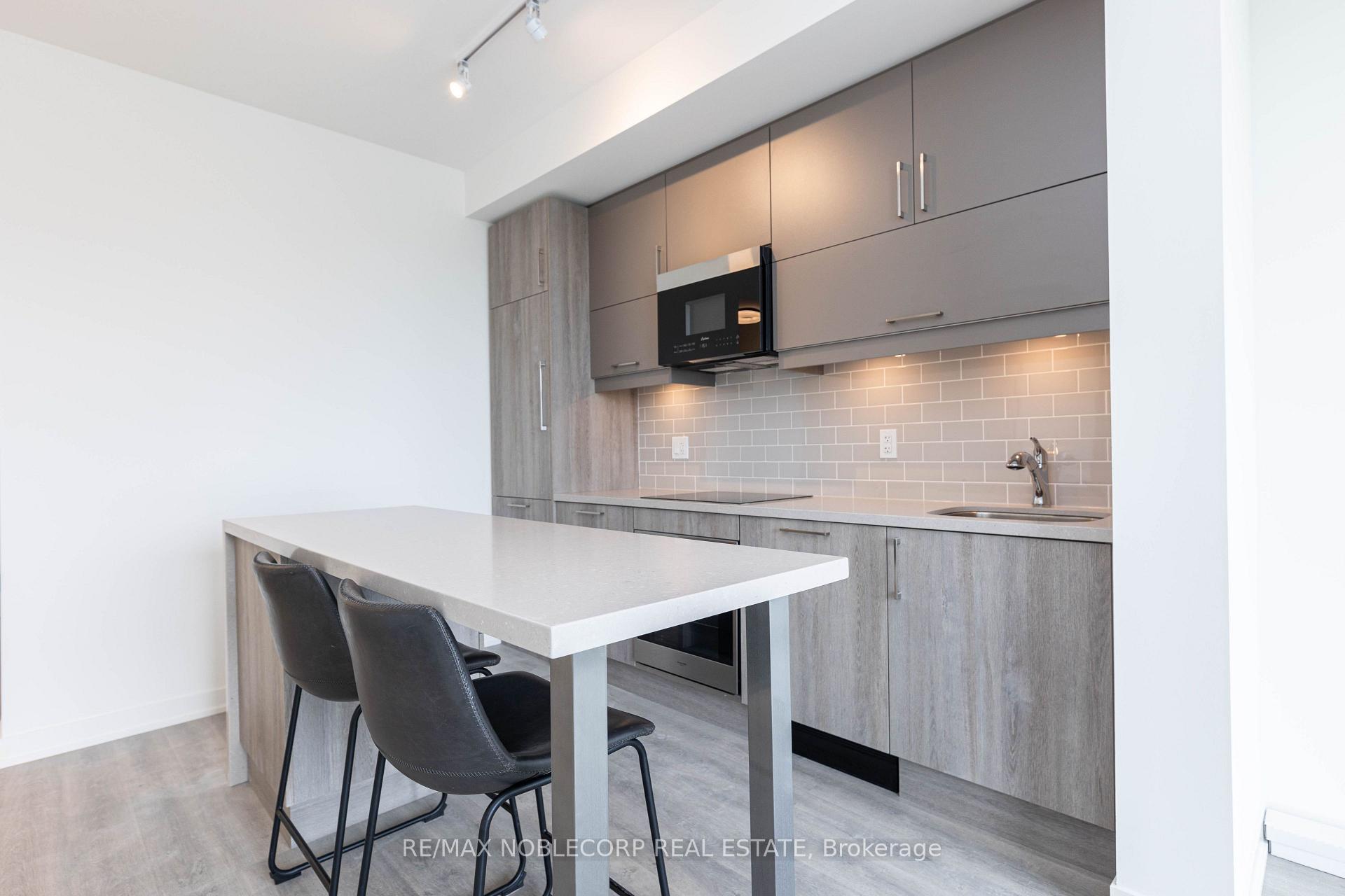 Photo 10 of Unit 805B, 292 Verdale Crossing, Markham, Unionville — HOMEH
