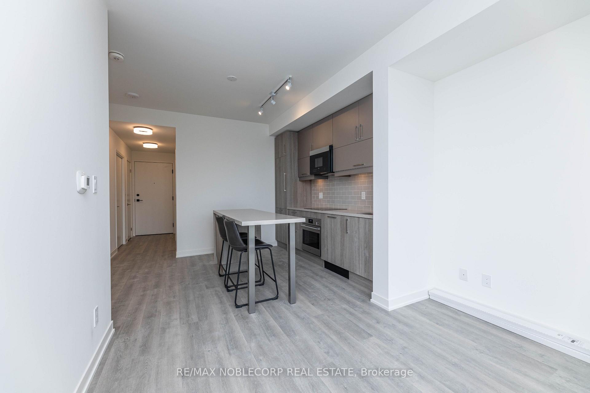Photo 15 of Unit 805B, 292 Verdale Crossing, Markham, Unionville — HOMEH
