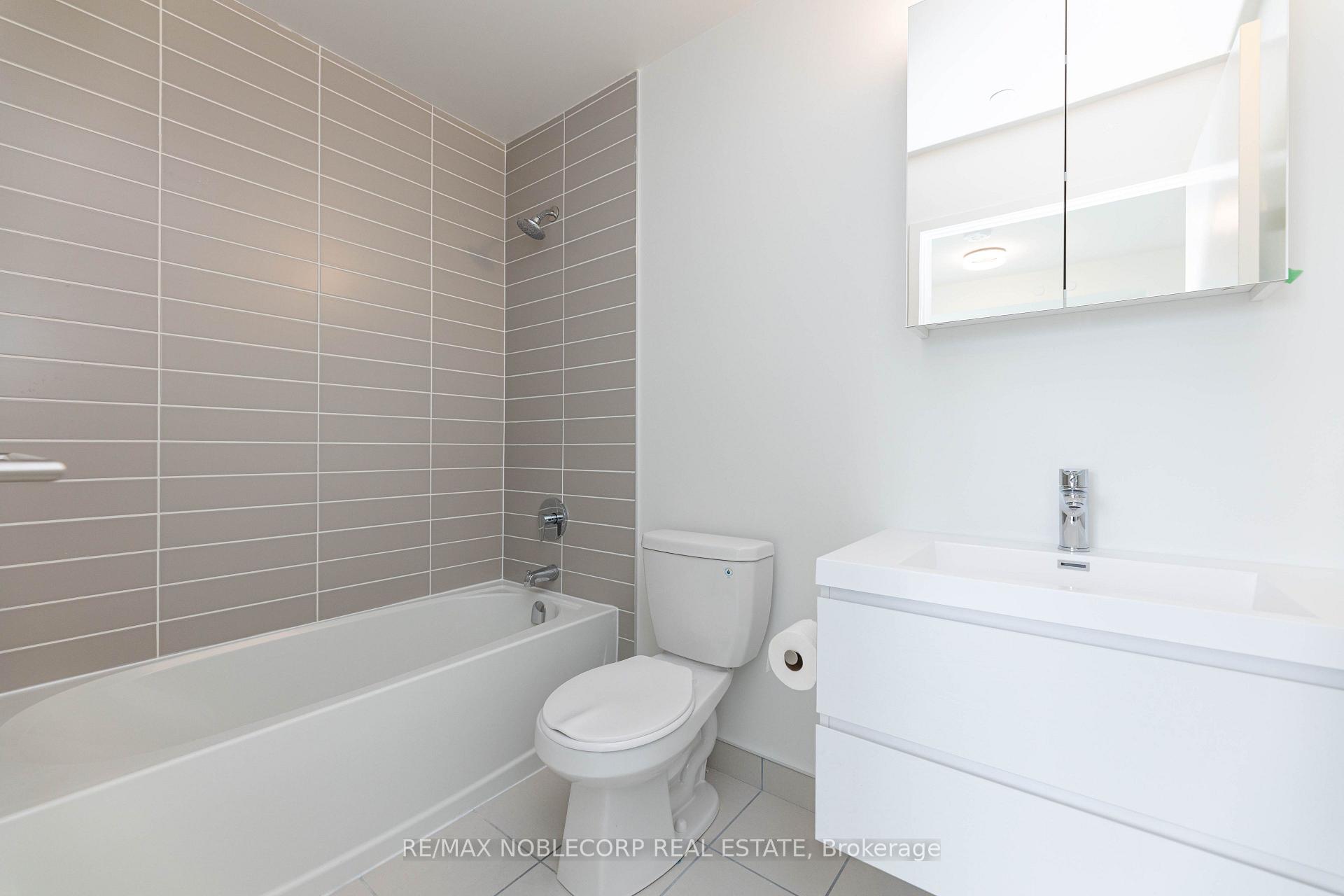 Photo 23 of Unit 805B, 292 Verdale Crossing, Markham, Unionville — HOMEH