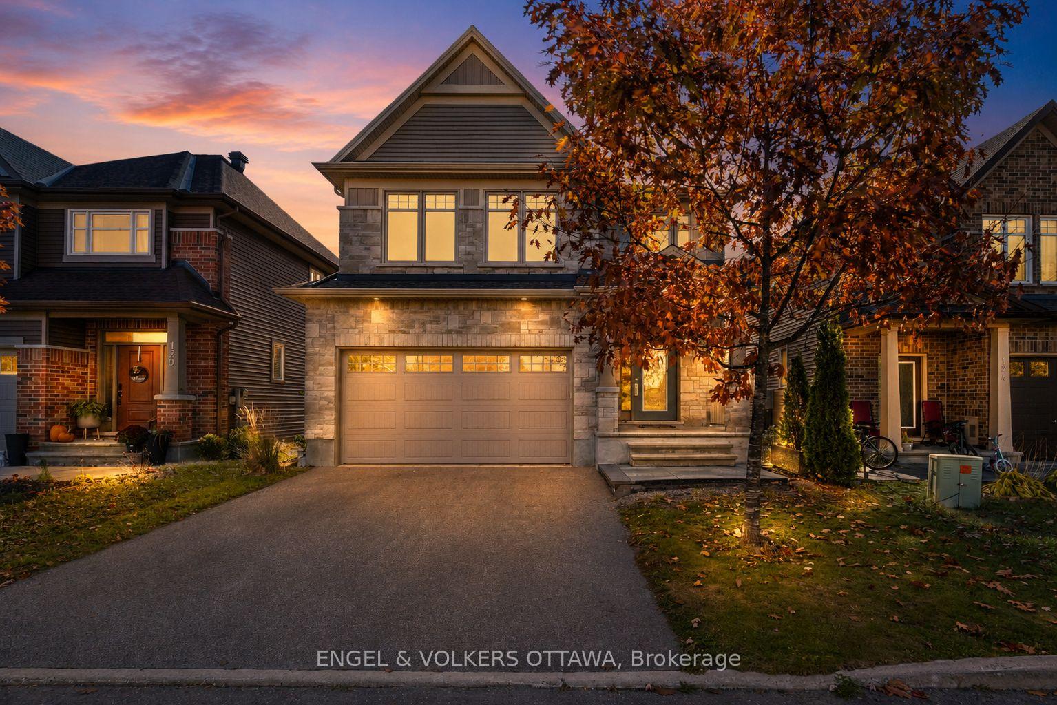 Front of 122 Helen Rapp Way