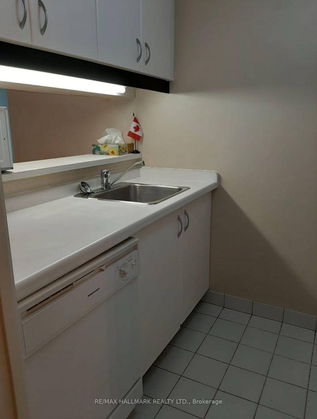 Photo 3 of Unit 821, 711 Bay Street, Toronto, Bay Street Corridor — HOMEH