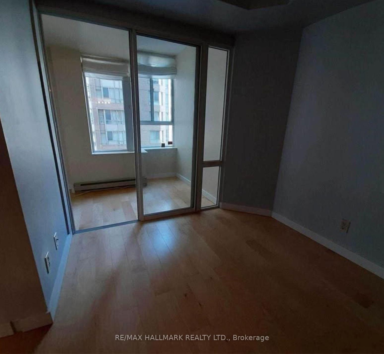 Photo 7 of Unit 821, 711 Bay Street, Toronto, Bay Street Corridor — HOMEH